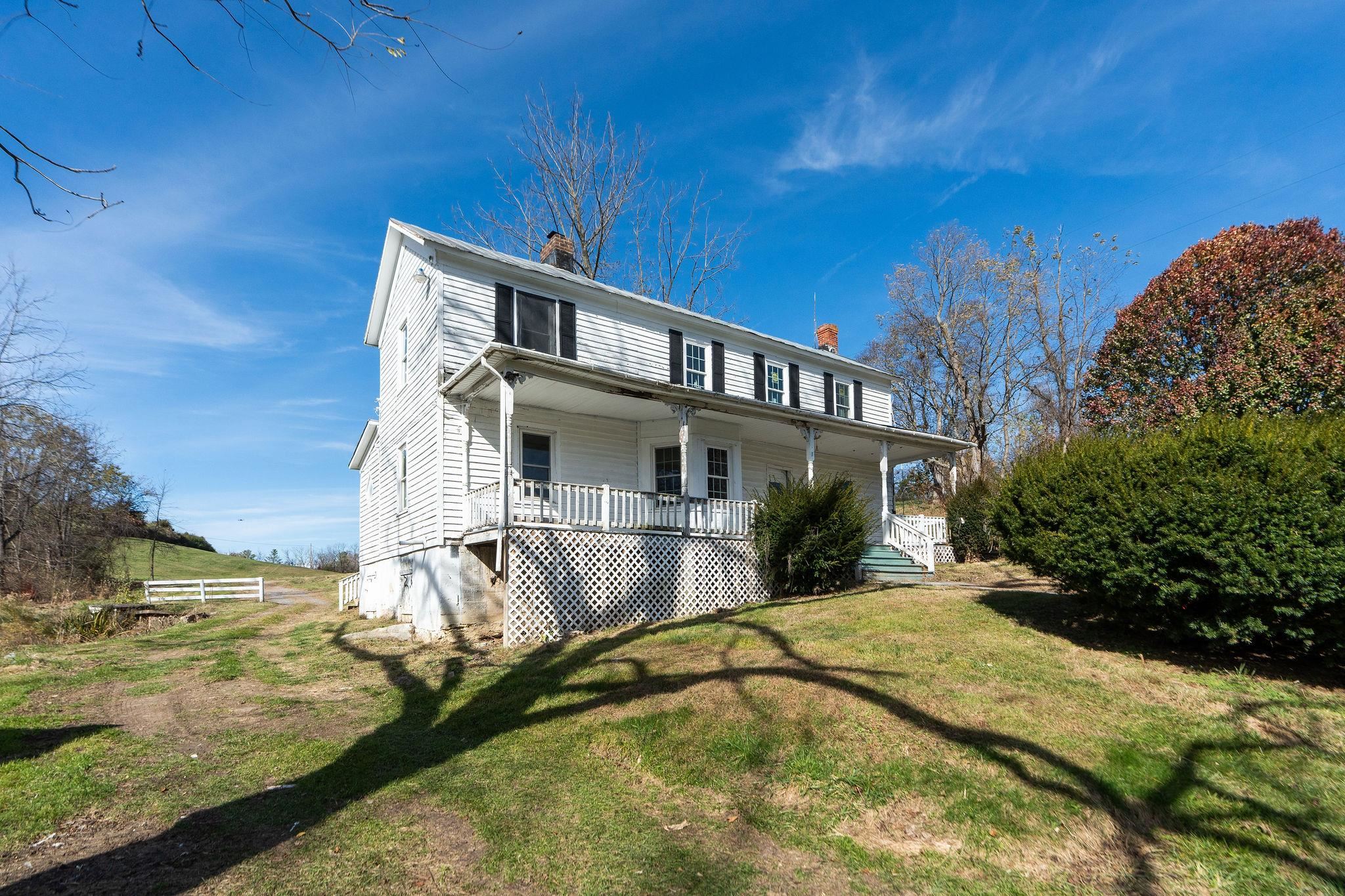 5818 LEE JACKSON HWY, GREENVILLE, Virginia 24440, 3 Bedrooms Bedrooms, ,2 BathroomsBathrooms,Residential,5818 LEE JACKSON HWY,670788 MLS # 670788 5818 LEE JACKSON HWY, GREENVILLE, Virginia 24440, 3 Bedrooms Bedrooms, ,2 BathroomsBathrooms,Residential,5818 LEE JACKSON HWY,670788 MLS # 670788