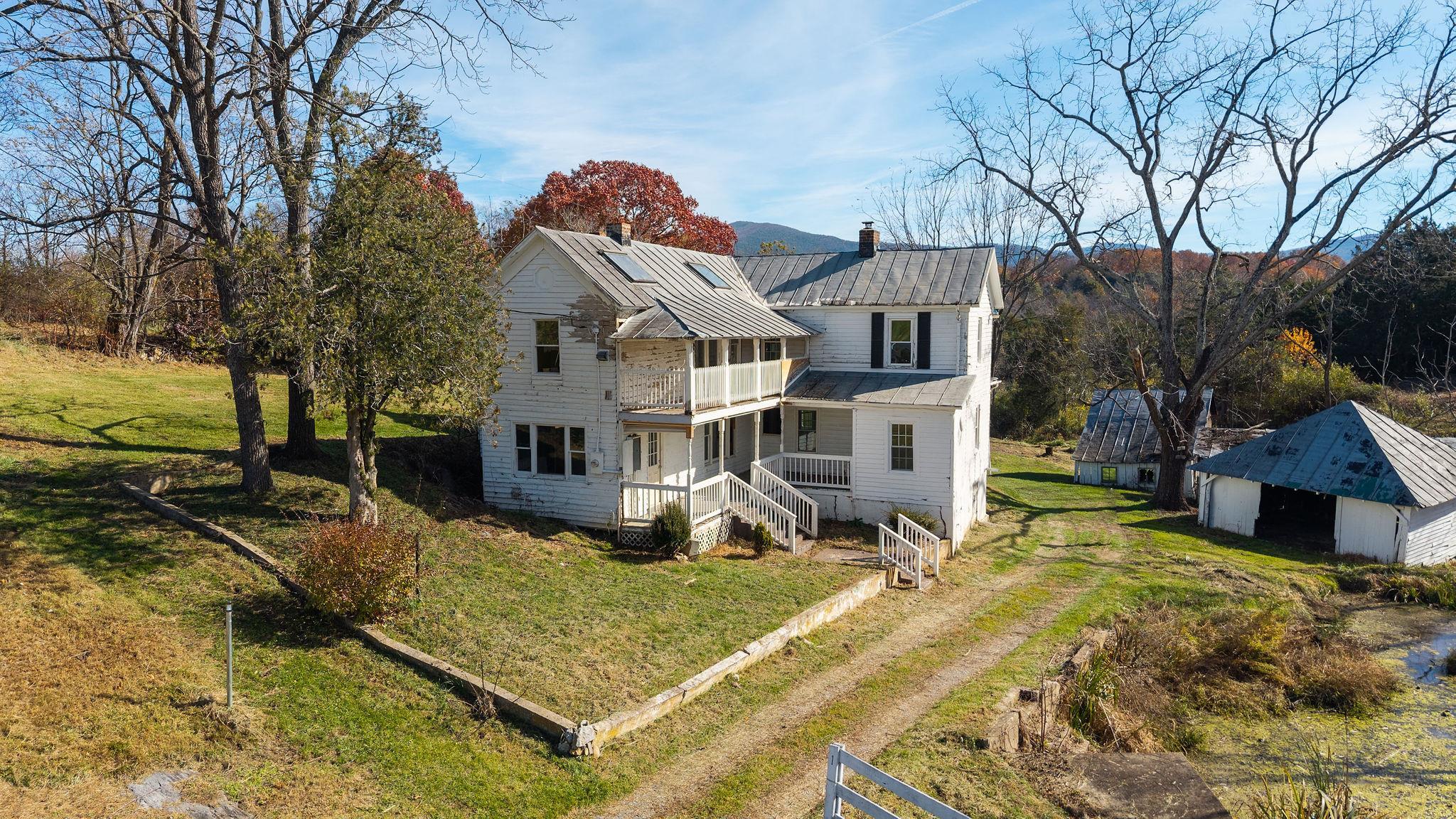 5818 LEE JACKSON HWY, GREENVILLE, Virginia 24440, 3 Bedrooms Bedrooms, ,2 BathroomsBathrooms,Residential,5818 LEE JACKSON HWY,670788 MLS # 670788 5818 LEE JACKSON HWY, GREENVILLE, Virginia 24440, 3 Bedrooms Bedrooms, ,2 BathroomsBathrooms,Residential,5818 LEE JACKSON HWY,670788 MLS # 670788