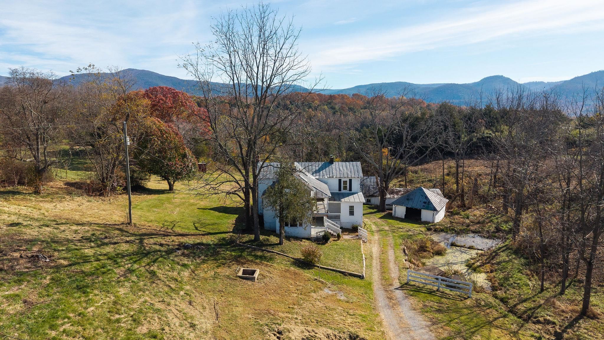 5818 LEE JACKSON HWY, GREENVILLE, Virginia 24440, 3 Bedrooms Bedrooms, ,2 BathroomsBathrooms,Residential,5818 LEE JACKSON HWY,670788 MLS # 670788 5818 LEE JACKSON HWY, GREENVILLE, Virginia 24440, 3 Bedrooms Bedrooms, ,2 BathroomsBathrooms,Residential,5818 LEE JACKSON HWY,670788 MLS # 670788