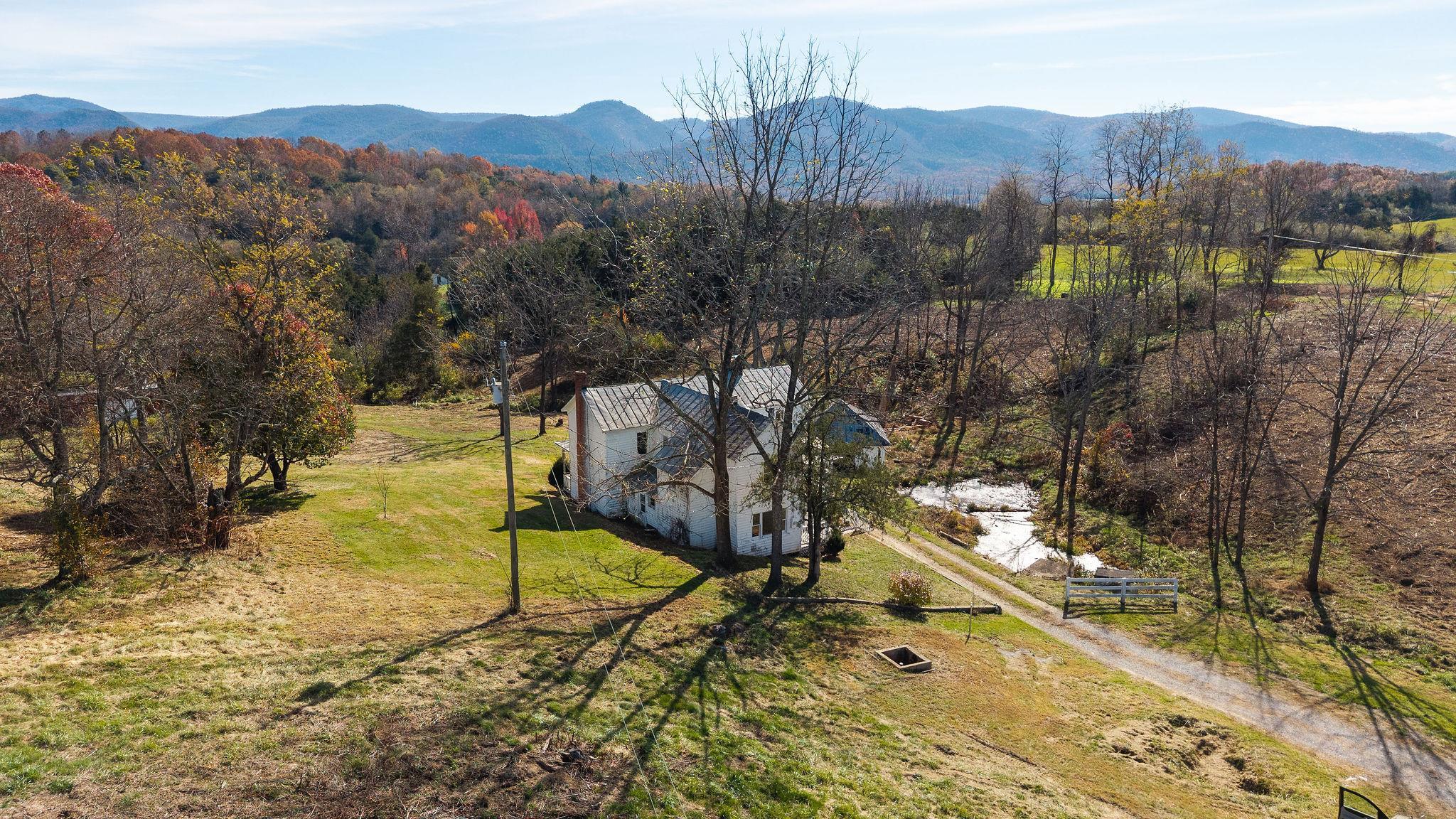 5818 LEE JACKSON HWY, GREENVILLE, Virginia 24440, 3 Bedrooms Bedrooms, ,2 BathroomsBathrooms,Residential,5818 LEE JACKSON HWY,670788 MLS # 670788 5818 LEE JACKSON HWY, GREENVILLE, Virginia 24440, 3 Bedrooms Bedrooms, ,2 BathroomsBathrooms,Residential,5818 LEE JACKSON HWY,670788 MLS # 670788