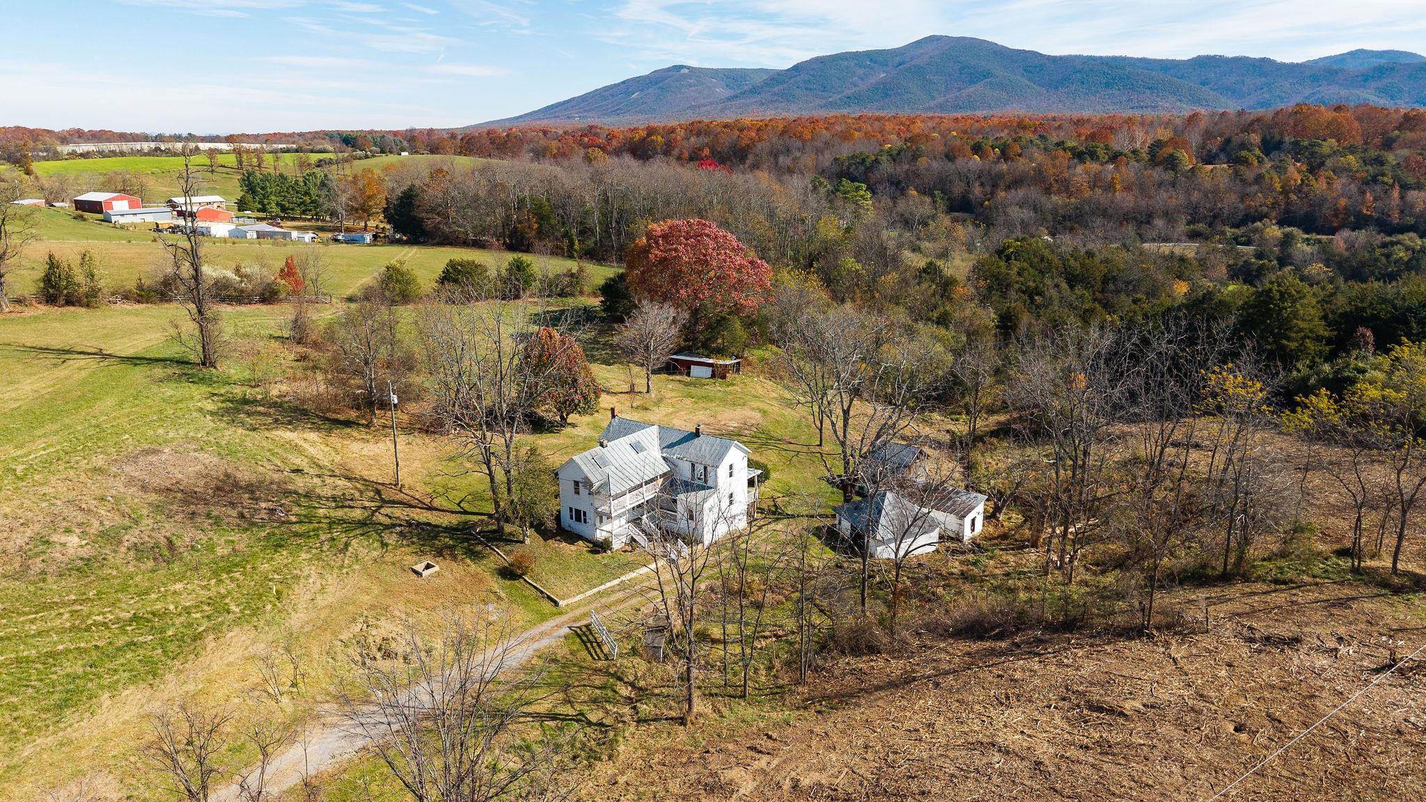 5818 LEE JACKSON HWY, GREENVILLE, Virginia 24440, 3 Bedrooms Bedrooms, ,2 BathroomsBathrooms,Residential,5818 LEE JACKSON HWY,670788 MLS # 670788 5818 LEE JACKSON HWY, GREENVILLE, Virginia 24440, 3 Bedrooms Bedrooms, ,2 BathroomsBathrooms,Residential,5818 LEE JACKSON HWY,670788 MLS # 670788