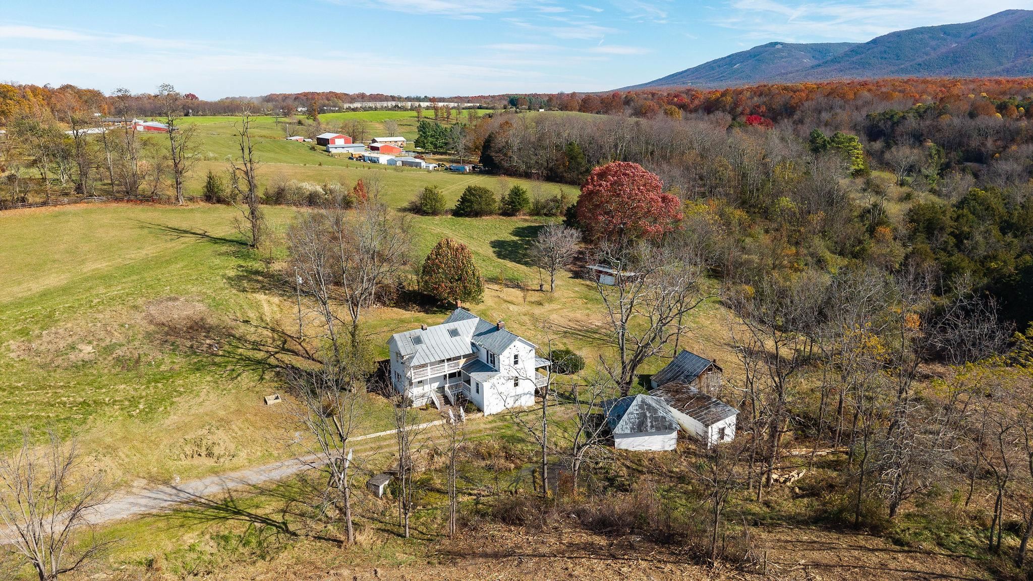 5818 LEE JACKSON HWY, GREENVILLE, Virginia 24440, 3 Bedrooms Bedrooms, ,2 BathroomsBathrooms,Residential,5818 LEE JACKSON HWY,670788 MLS # 670788 5818 LEE JACKSON HWY, GREENVILLE, Virginia 24440, 3 Bedrooms Bedrooms, ,2 BathroomsBathrooms,Residential,5818 LEE JACKSON HWY,670788 MLS # 670788