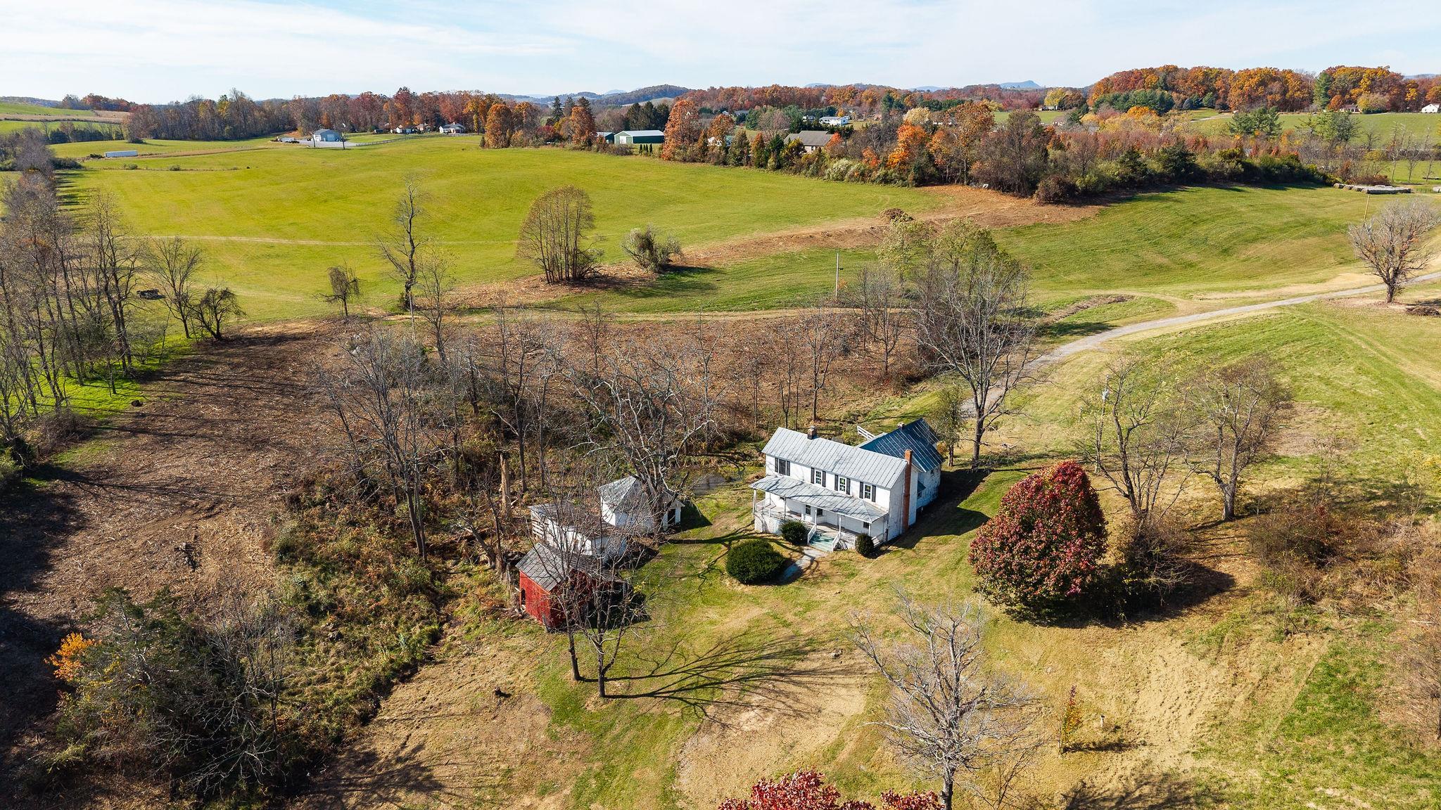 5818 LEE JACKSON HWY, GREENVILLE, Virginia 24440, 3 Bedrooms Bedrooms, ,2 BathroomsBathrooms,Residential,5818 LEE JACKSON HWY,670788 MLS # 670788 5818 LEE JACKSON HWY, GREENVILLE, Virginia 24440, 3 Bedrooms Bedrooms, ,2 BathroomsBathrooms,Residential,5818 LEE JACKSON HWY,670788 MLS # 670788