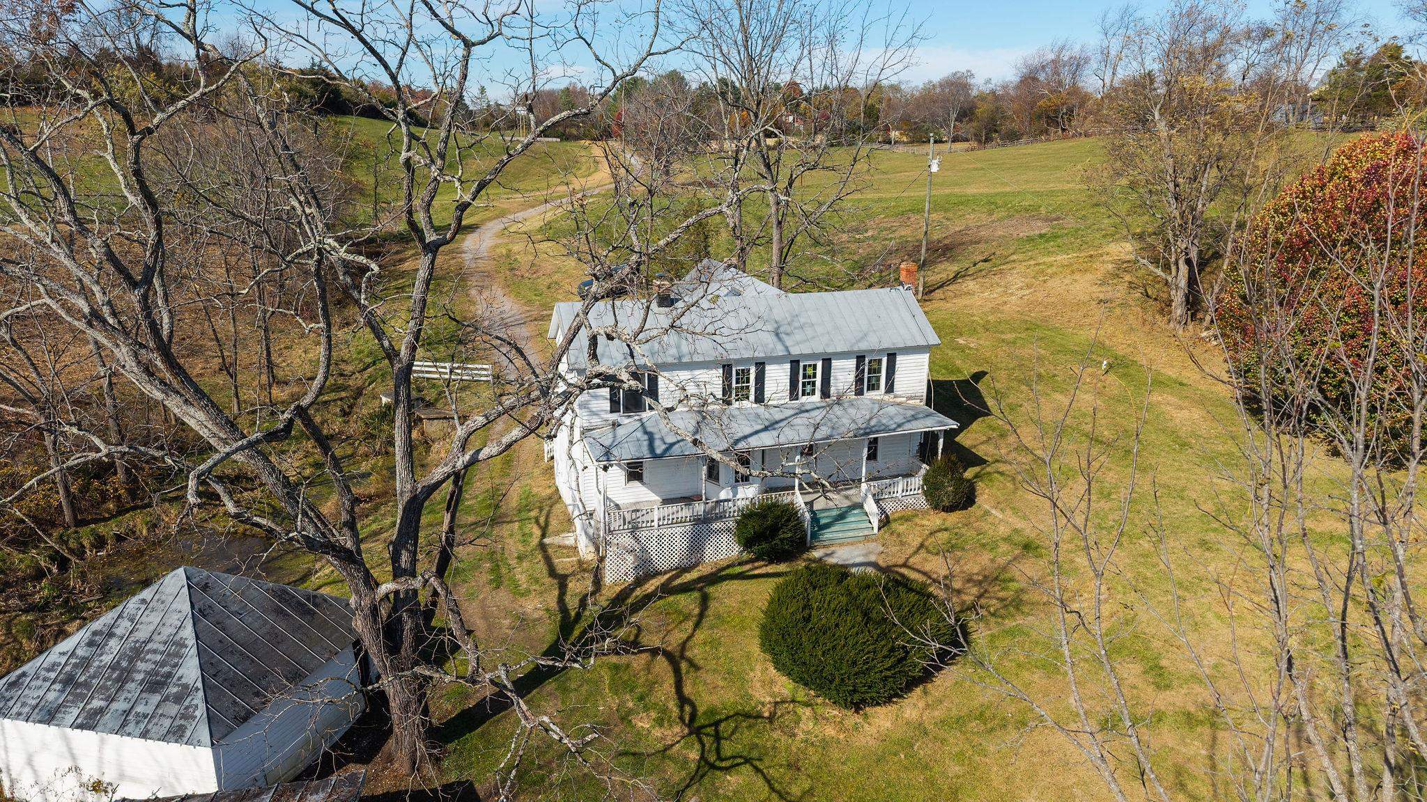 5818 LEE JACKSON HWY, GREENVILLE, Virginia 24440, 3 Bedrooms Bedrooms, ,2 BathroomsBathrooms,Residential,5818 LEE JACKSON HWY,670788 MLS # 670788 5818 LEE JACKSON HWY, GREENVILLE, Virginia 24440, 3 Bedrooms Bedrooms, ,2 BathroomsBathrooms,Residential,5818 LEE JACKSON HWY,670788 MLS # 670788