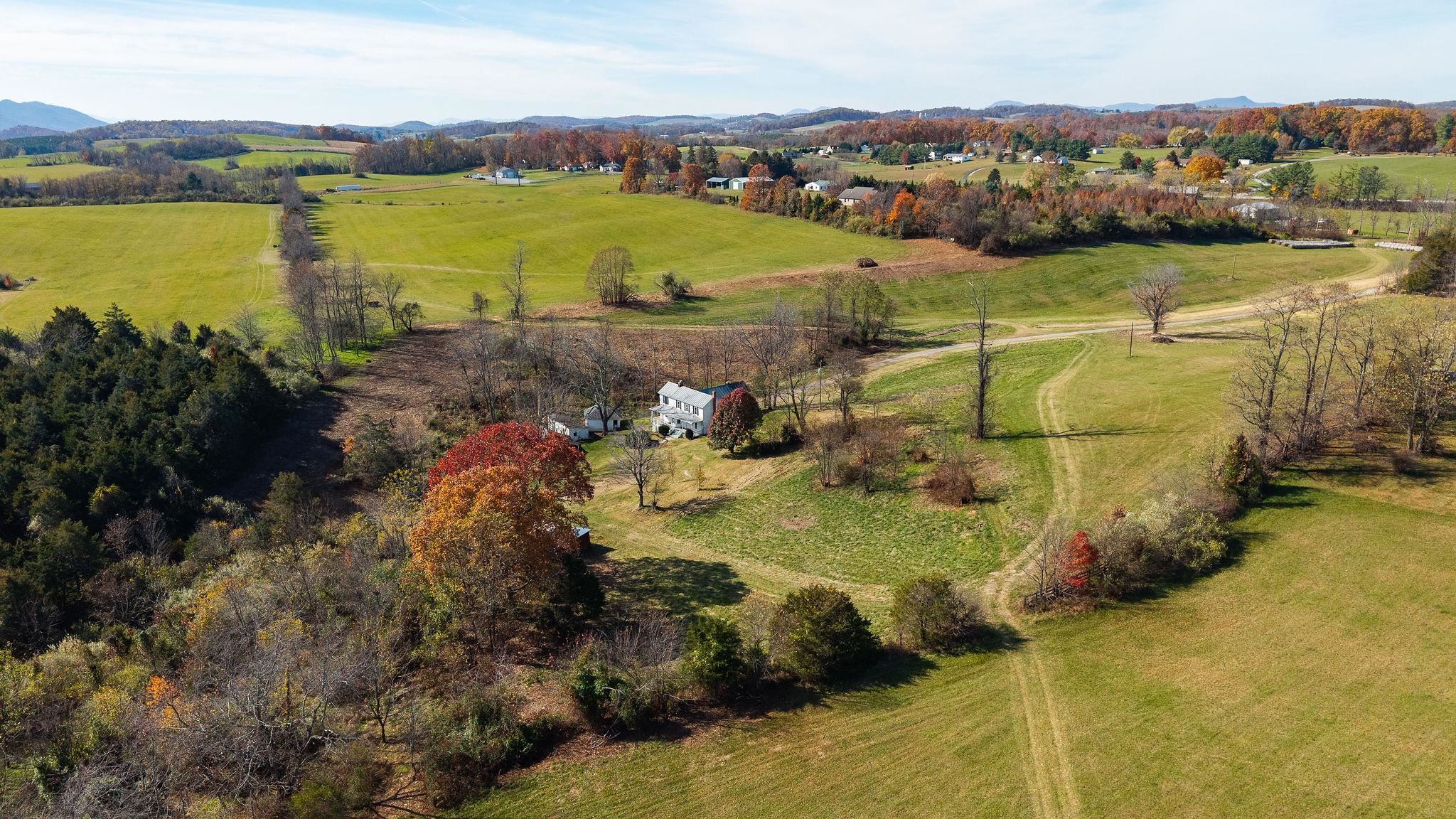 5818 LEE JACKSON HWY, GREENVILLE, Virginia 24440, 3 Bedrooms Bedrooms, ,2 BathroomsBathrooms,Residential,5818 LEE JACKSON HWY,670788 MLS # 670788 5818 LEE JACKSON HWY, GREENVILLE, Virginia 24440, 3 Bedrooms Bedrooms, ,2 BathroomsBathrooms,Residential,5818 LEE JACKSON HWY,670788 MLS # 670788