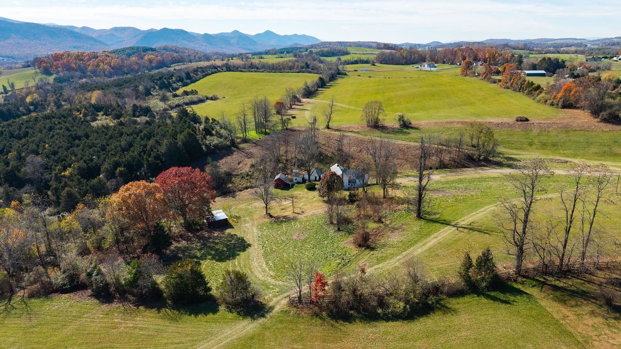 5818 LEE JACKSON HWY, GREENVILLE, Virginia 24440, 3 Bedrooms Bedrooms, ,2 BathroomsBathrooms,Residential,5818 LEE JACKSON HWY,670788 MLS # 670788 5818 LEE JACKSON HWY, GREENVILLE, Virginia 24440, 3 Bedrooms Bedrooms, ,2 BathroomsBathrooms,Residential,5818 LEE JACKSON HWY,670788 MLS # 670788