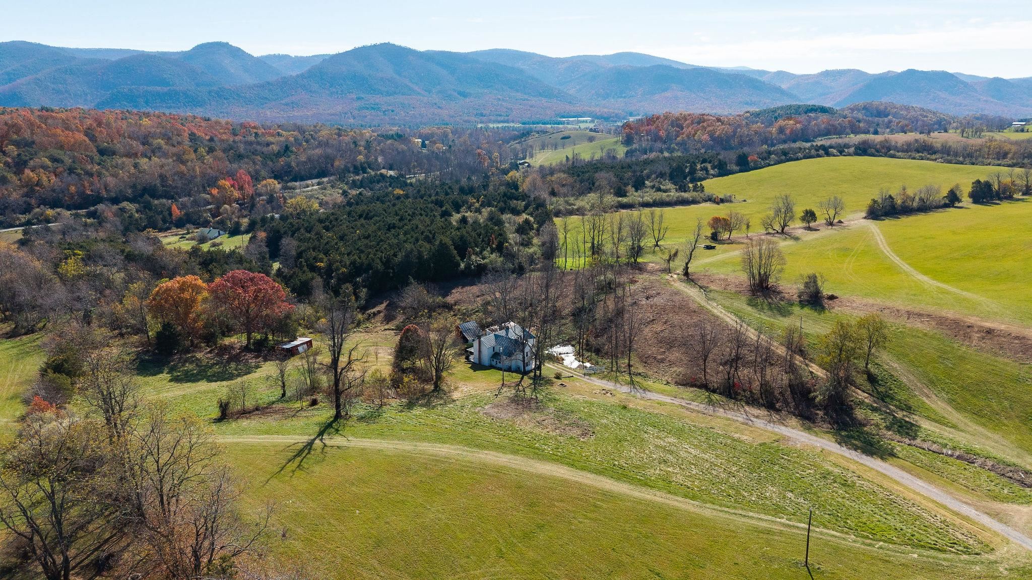 5818 LEE JACKSON HWY, GREENVILLE, Virginia 24440, 3 Bedrooms Bedrooms, ,2 BathroomsBathrooms,Residential,5818 LEE JACKSON HWY,670788 MLS # 670788 5818 LEE JACKSON HWY, GREENVILLE, Virginia 24440, 3 Bedrooms Bedrooms, ,2 BathroomsBathrooms,Residential,5818 LEE JACKSON HWY,670788 MLS # 670788