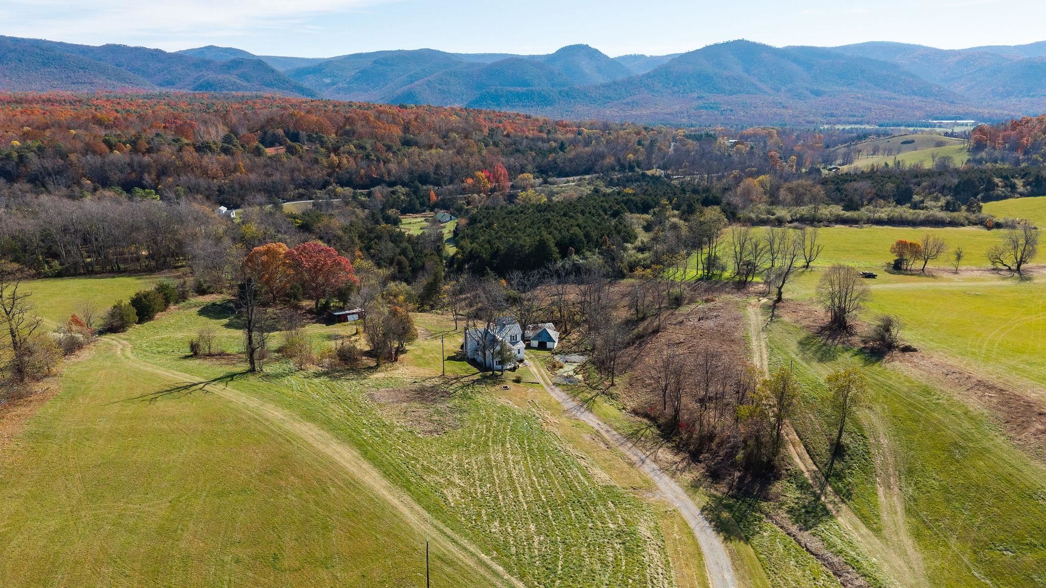 5818 LEE JACKSON HWY, GREENVILLE, Virginia 24440, 3 Bedrooms Bedrooms, ,2 BathroomsBathrooms,Residential,5818 LEE JACKSON HWY,670788 MLS # 670788 5818 LEE JACKSON HWY, GREENVILLE, Virginia 24440, 3 Bedrooms Bedrooms, ,2 BathroomsBathrooms,Residential,5818 LEE JACKSON HWY,670788 MLS # 670788