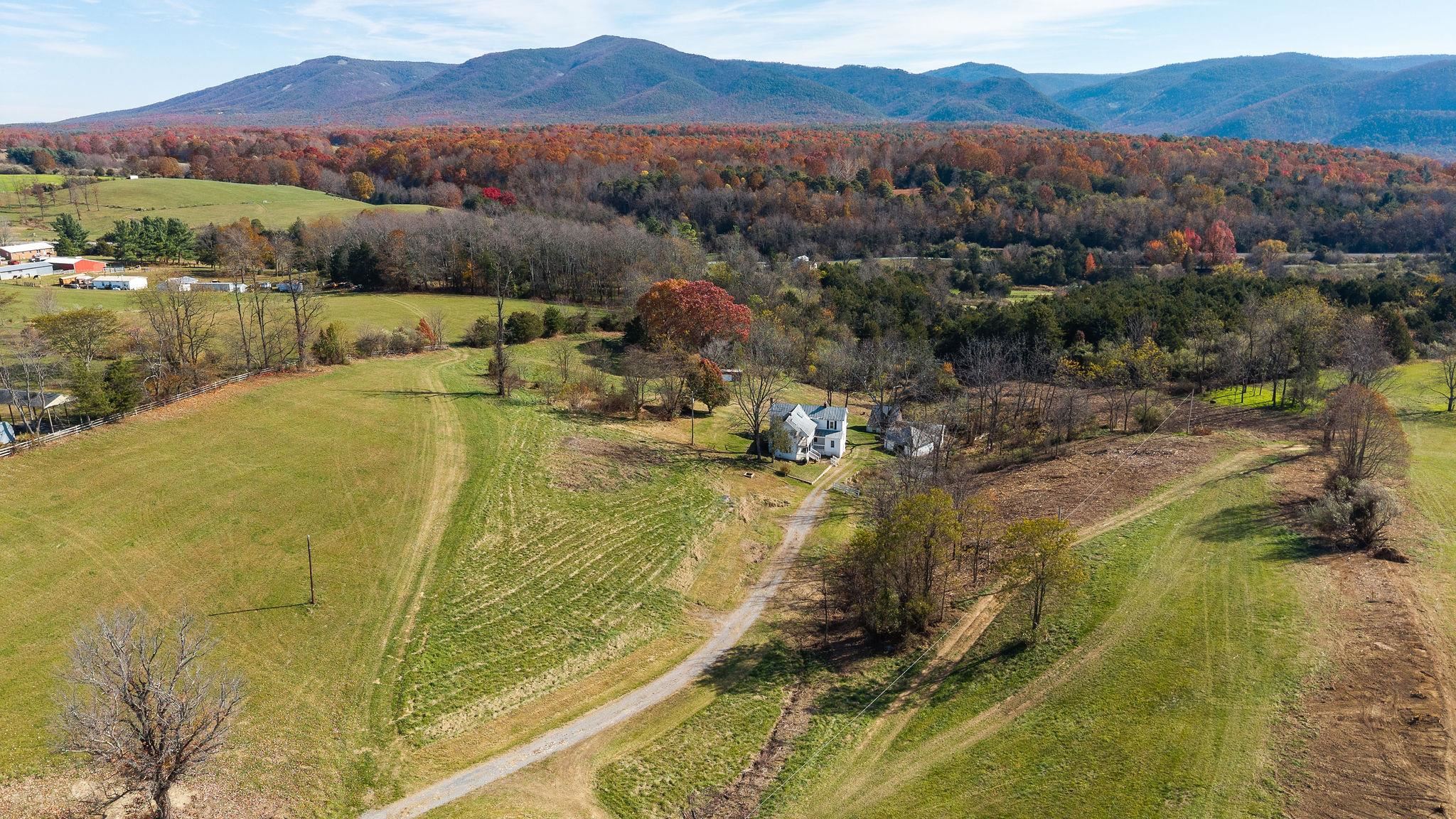 5818 LEE JACKSON HWY, GREENVILLE, Virginia 24440, 3 Bedrooms Bedrooms, ,2 BathroomsBathrooms,Residential,5818 LEE JACKSON HWY,670788 MLS # 670788 5818 LEE JACKSON HWY, GREENVILLE, Virginia 24440, 3 Bedrooms Bedrooms, ,2 BathroomsBathrooms,Residential,5818 LEE JACKSON HWY,670788 MLS # 670788