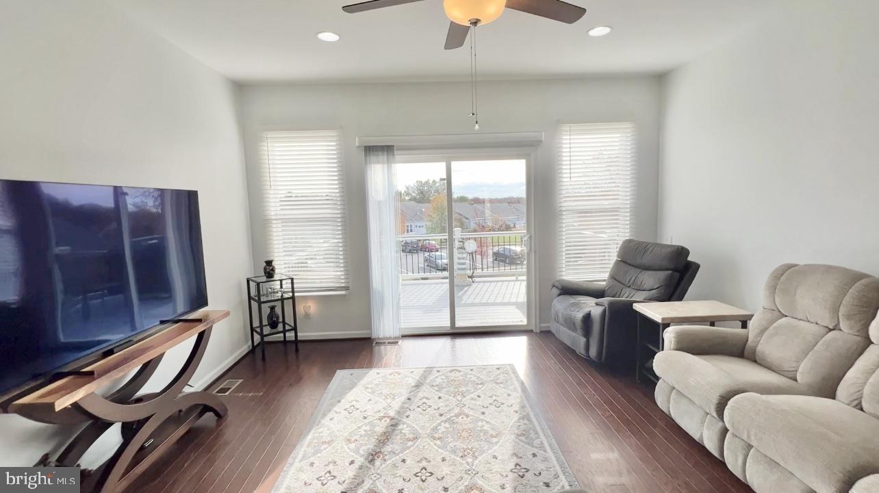 270 LONG POINT DR, FREDERICKSBURG, Virginia 22406, 2 Bedrooms Bedrooms, ,2 BathroomsBathrooms,Residential,For sale,270 LONG POINT DR,VAST2043862 MLS # VAST2043862 270 LONG POINT DR, FREDERICKSBURG, Virginia 22406, 2 Bedrooms Bedrooms, ,2 BathroomsBathrooms,Residential,For sale,270 LONG POINT DR,VAST2043862 MLS # VAST2043862