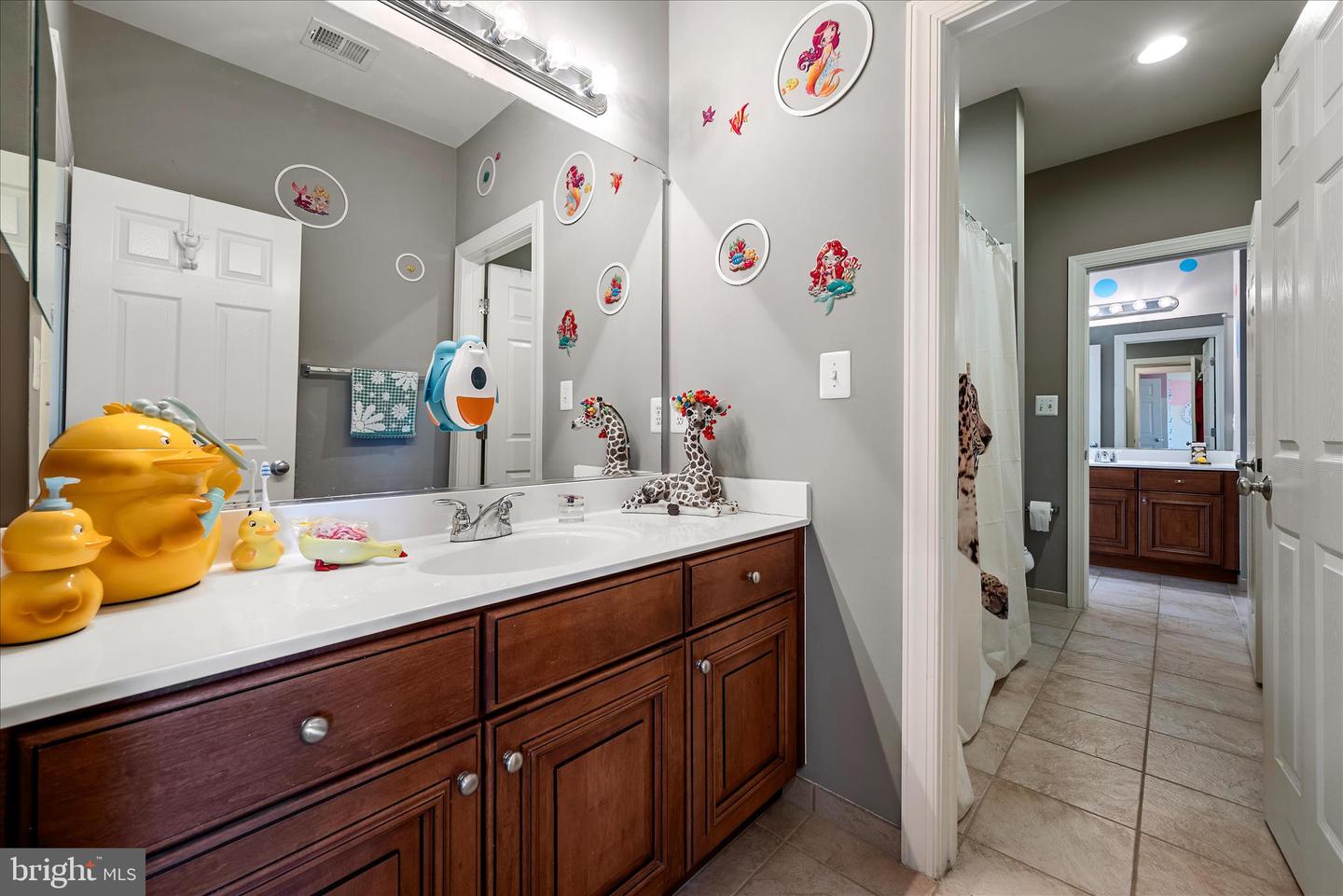 16070 SAINTE MARIE CT, HAMILTON, Virginia 20158, 4 Bedrooms Bedrooms, ,4 BathroomsBathrooms,Residential,For sale,16070 SAINTE MARIE CT,VALO2109832 MLS # VALO2109832