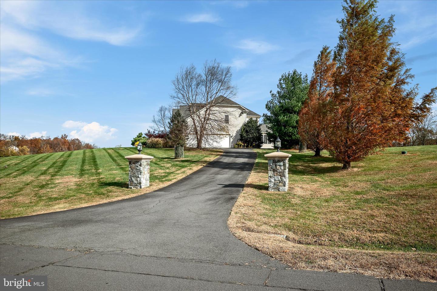 16070 SAINTE MARIE CT, HAMILTON, Virginia 20158, 4 Bedrooms Bedrooms, ,4 BathroomsBathrooms,Residential,For sale,16070 SAINTE MARIE CT,VALO2109832 MLS # VALO2109832