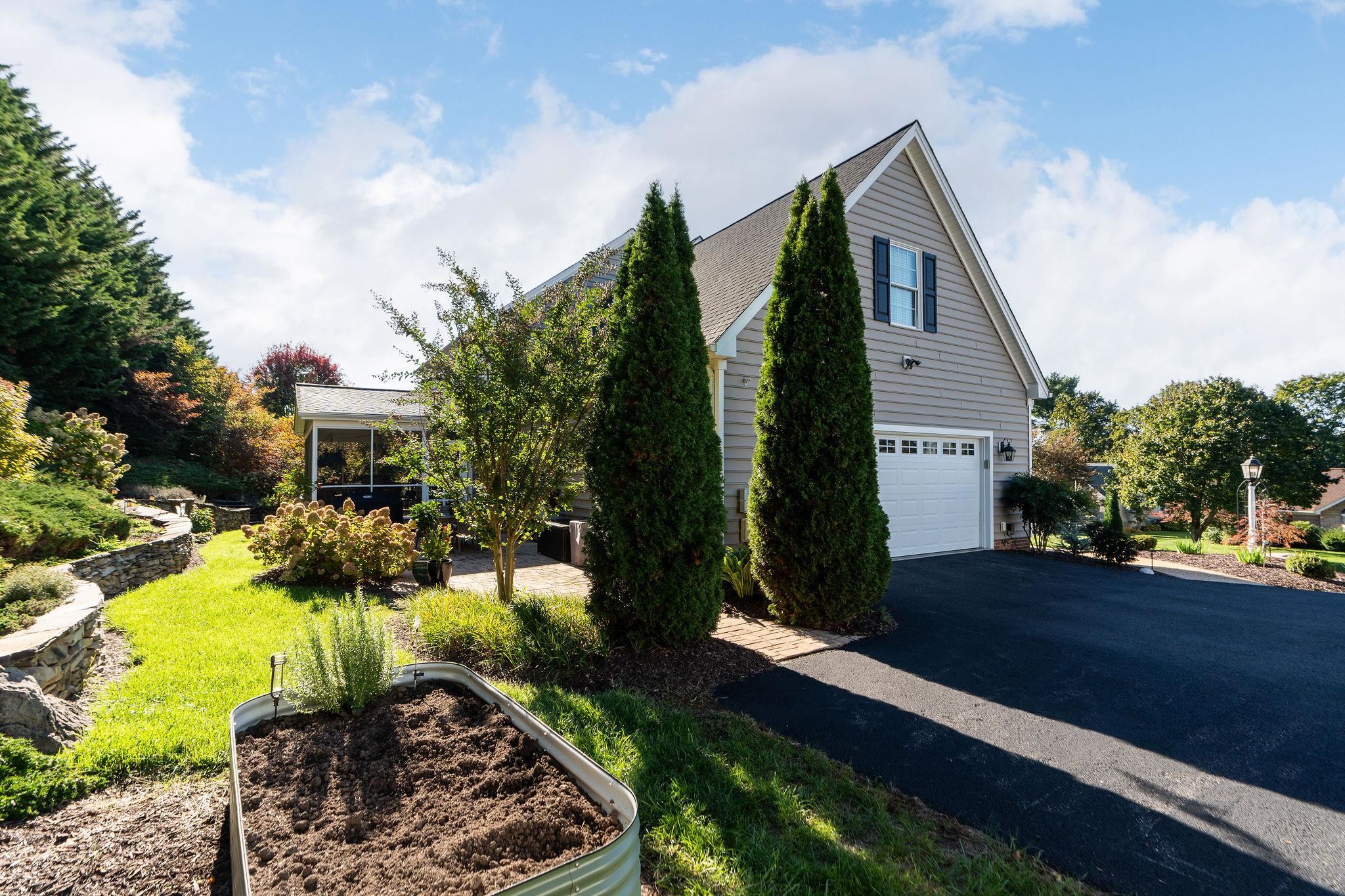 2916 PLANTATION LN, WAYNESBORO, Virginia 22980, 4 Bedrooms Bedrooms, ,3 BathroomsBathrooms,Residential,2916 PLANTATION LN,670780 MLS # 670780 2916 PLANTATION LN, WAYNESBORO, Virginia 22980, 4 Bedrooms Bedrooms, ,3 BathroomsBathrooms,Residential,2916 PLANTATION LN,670780 MLS # 670780