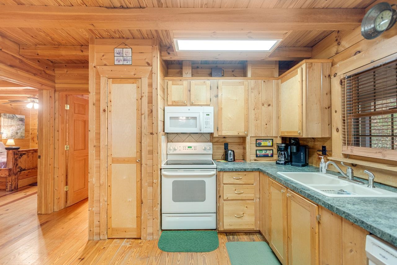 900 CROOKED RUN RD, SHENANDOAH, Virginia 22849, 2 Bedrooms Bedrooms, ,2 BathroomsBathrooms,Residential,900 CROOKED RUN RD,670781 MLS # 670781 900 CROOKED RUN RD, SHENANDOAH, Virginia 22849, 2 Bedrooms Bedrooms, ,2 BathroomsBathrooms,Residential,900 CROOKED RUN RD,670781 MLS # 670781