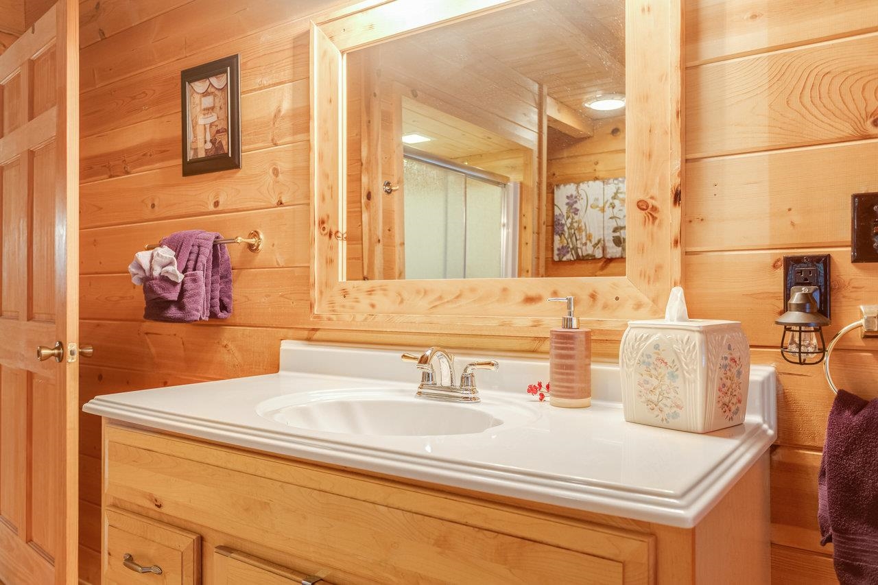 900 CROOKED RUN RD, SHENANDOAH, Virginia 22849, 2 Bedrooms Bedrooms, ,2 BathroomsBathrooms,Residential,900 CROOKED RUN RD,670781 MLS # 670781 900 CROOKED RUN RD, SHENANDOAH, Virginia 22849, 2 Bedrooms Bedrooms, ,2 BathroomsBathrooms,Residential,900 CROOKED RUN RD,670781 MLS # 670781