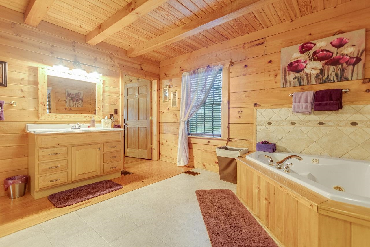 900 CROOKED RUN RD, SHENANDOAH, Virginia 22849, 2 Bedrooms Bedrooms, ,2 BathroomsBathrooms,Residential,900 CROOKED RUN RD,670781 MLS # 670781 900 CROOKED RUN RD, SHENANDOAH, Virginia 22849, 2 Bedrooms Bedrooms, ,2 BathroomsBathrooms,Residential,900 CROOKED RUN RD,670781 MLS # 670781