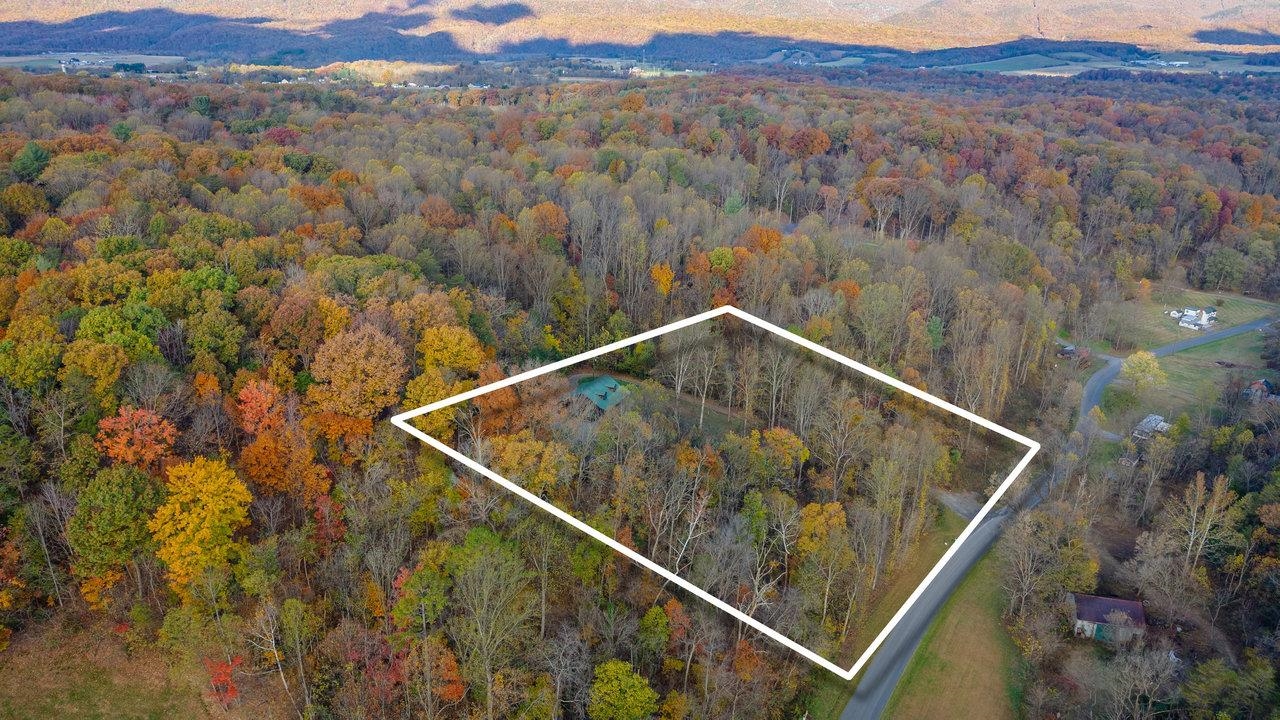 900 CROOKED RUN RD, SHENANDOAH, Virginia 22849, 2 Bedrooms Bedrooms, ,2 BathroomsBathrooms,Residential,900 CROOKED RUN RD,670781 MLS # 670781 900 CROOKED RUN RD, SHENANDOAH, Virginia 22849, 2 Bedrooms Bedrooms, ,2 BathroomsBathrooms,Residential,900 CROOKED RUN RD,670781 MLS # 670781