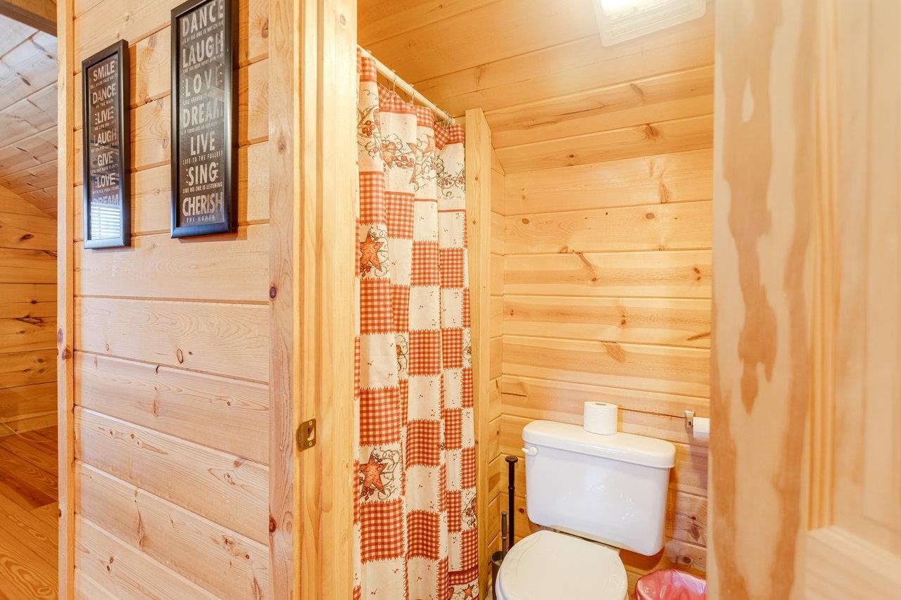 900 CROOKED RUN RD, SHENANDOAH, Virginia 22849, 2 Bedrooms Bedrooms, ,2 BathroomsBathrooms,Residential,900 CROOKED RUN RD,670781 MLS # 670781 900 CROOKED RUN RD, SHENANDOAH, Virginia 22849, 2 Bedrooms Bedrooms, ,2 BathroomsBathrooms,Residential,900 CROOKED RUN RD,670781 MLS # 670781