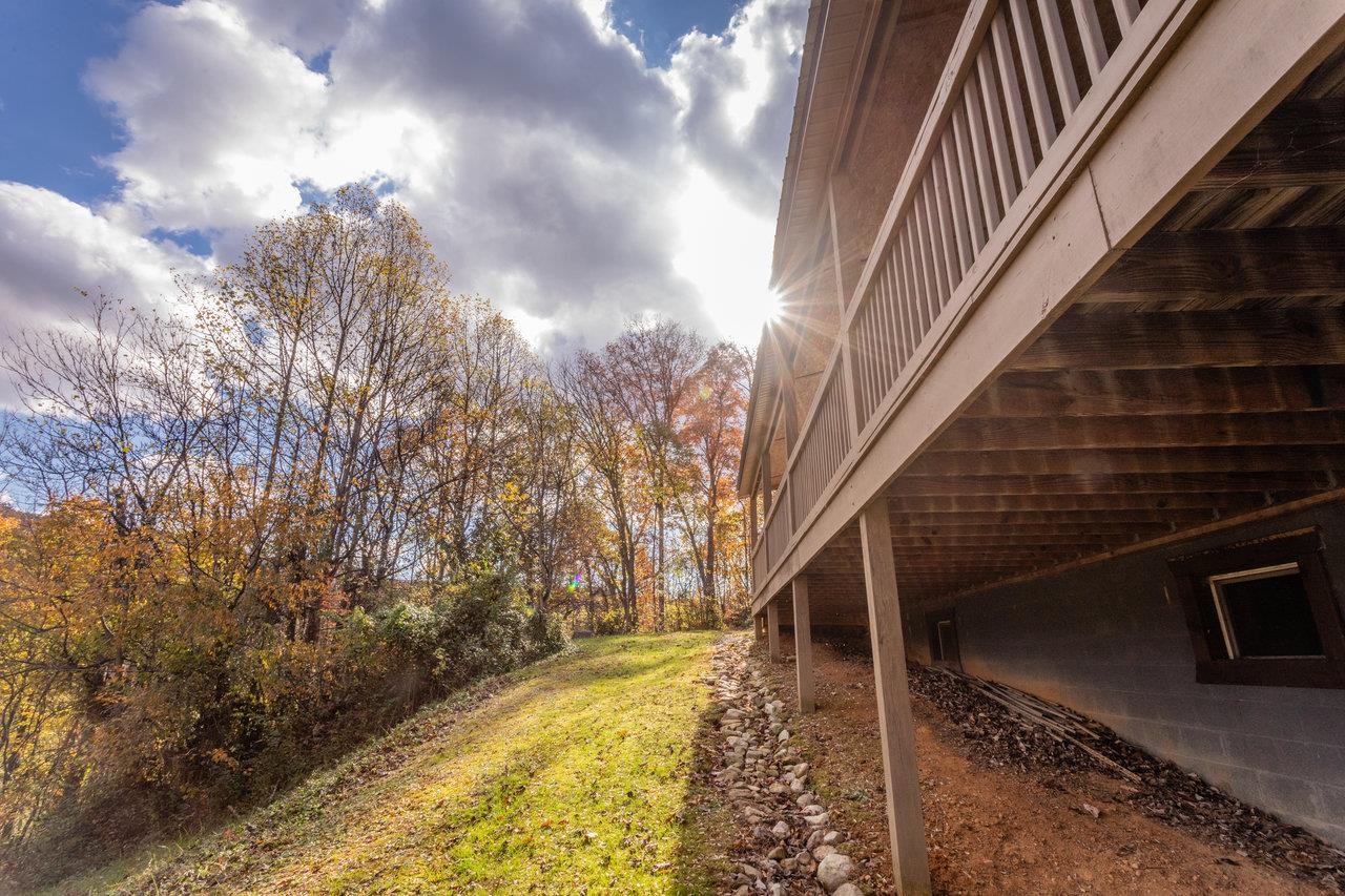 900 CROOKED RUN RD, SHENANDOAH, Virginia 22849, 2 Bedrooms Bedrooms, ,2 BathroomsBathrooms,Residential,900 CROOKED RUN RD,670781 MLS # 670781 900 CROOKED RUN RD, SHENANDOAH, Virginia 22849, 2 Bedrooms Bedrooms, ,2 BathroomsBathrooms,Residential,900 CROOKED RUN RD,670781 MLS # 670781