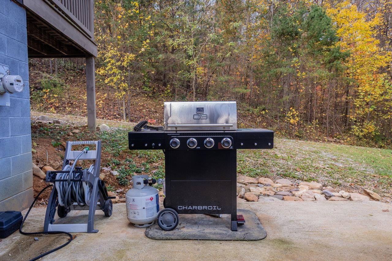 900 CROOKED RUN RD, SHENANDOAH, Virginia 22849, 2 Bedrooms Bedrooms, ,2 BathroomsBathrooms,Residential,900 CROOKED RUN RD,670781 MLS # 670781 900 CROOKED RUN RD, SHENANDOAH, Virginia 22849, 2 Bedrooms Bedrooms, ,2 BathroomsBathrooms,Residential,900 CROOKED RUN RD,670781 MLS # 670781