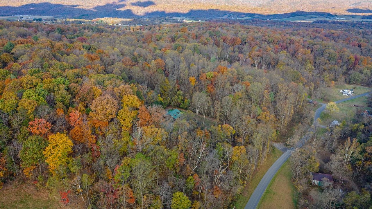 900 CROOKED RUN RD, SHENANDOAH, Virginia 22849, 2 Bedrooms Bedrooms, ,2 BathroomsBathrooms,Residential,900 CROOKED RUN RD,670781 MLS # 670781 900 CROOKED RUN RD, SHENANDOAH, Virginia 22849, 2 Bedrooms Bedrooms, ,2 BathroomsBathrooms,Residential,900 CROOKED RUN RD,670781 MLS # 670781