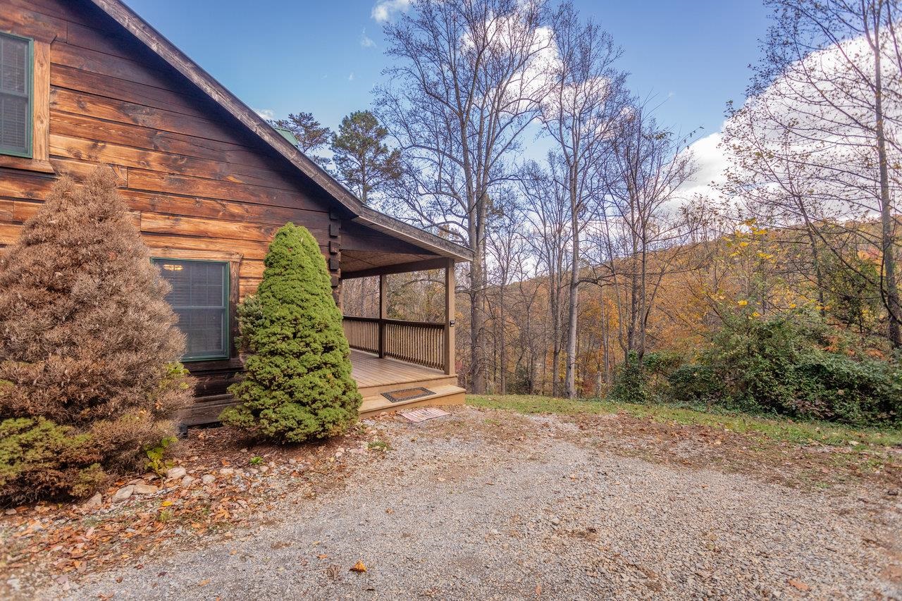 900 CROOKED RUN RD, SHENANDOAH, Virginia 22849, 2 Bedrooms Bedrooms, ,2 BathroomsBathrooms,Residential,900 CROOKED RUN RD,670781 MLS # 670781 900 CROOKED RUN RD, SHENANDOAH, Virginia 22849, 2 Bedrooms Bedrooms, ,2 BathroomsBathrooms,Residential,900 CROOKED RUN RD,670781 MLS # 670781