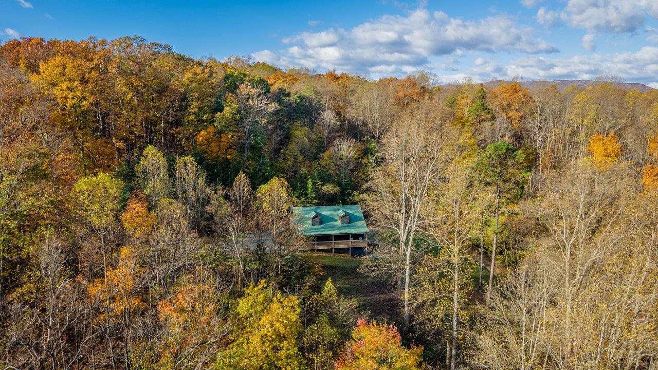 900 CROOKED RUN RD, SHENANDOAH, Virginia 22849, 2 Bedrooms Bedrooms, ,2 BathroomsBathrooms,Residential,900 CROOKED RUN RD,670781 MLS # 670781 900 CROOKED RUN RD, SHENANDOAH, Virginia 22849, 2 Bedrooms Bedrooms, ,2 BathroomsBathrooms,Residential,900 CROOKED RUN RD,670781 MLS # 670781