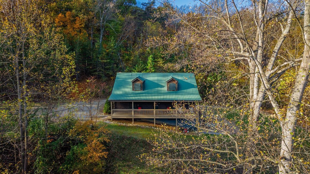 900 CROOKED RUN RD, SHENANDOAH, Virginia 22849, 2 Bedrooms Bedrooms, ,2 BathroomsBathrooms,Residential,900 CROOKED RUN RD,670781 MLS # 670781 900 CROOKED RUN RD, SHENANDOAH, Virginia 22849, 2 Bedrooms Bedrooms, ,2 BathroomsBathrooms,Residential,900 CROOKED RUN RD,670781 MLS # 670781