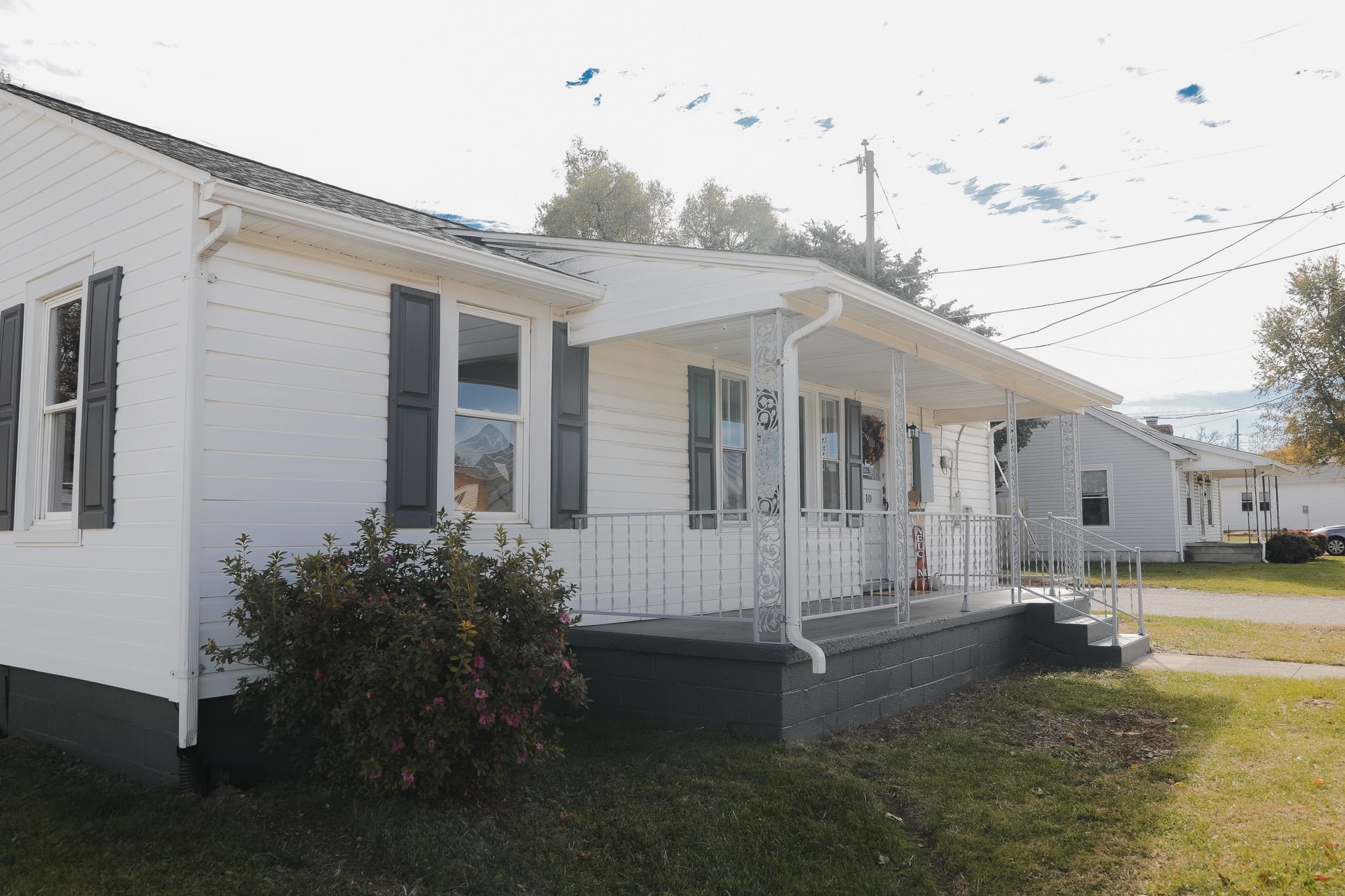 10 BRADLEY LN, WAYNESBORO, Virginia 22980, 2 Bedrooms Bedrooms, ,1 BathroomBathrooms,Residential,10 BRADLEY LN,670783 MLS # 670783 10 BRADLEY LN, WAYNESBORO, Virginia 22980, 2 Bedrooms Bedrooms, ,1 BathroomBathrooms,Residential,10 BRADLEY LN,670783 MLS # 670783