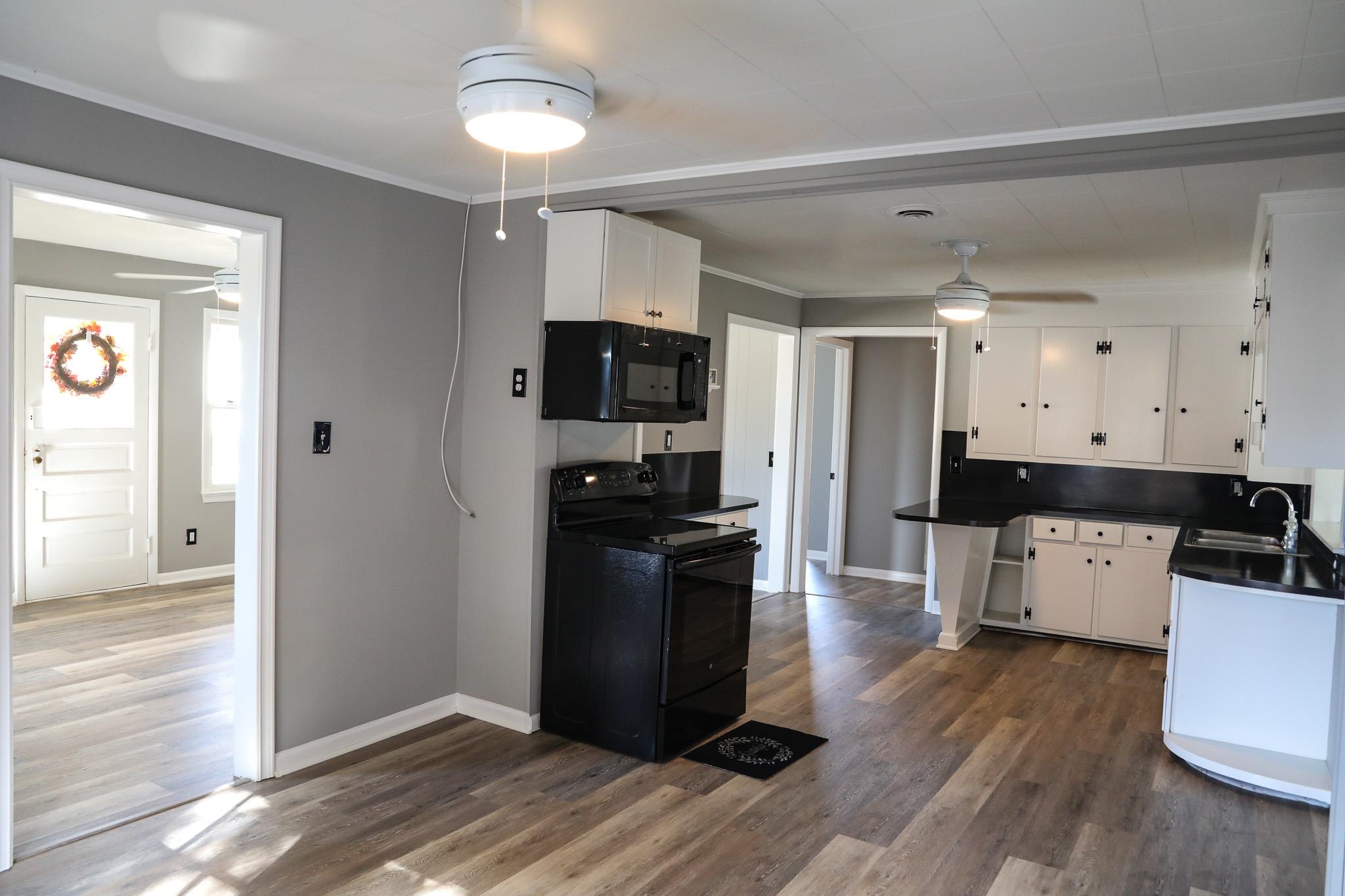 10 BRADLEY LN, WAYNESBORO, Virginia 22980, 2 Bedrooms Bedrooms, ,1 BathroomBathrooms,Residential,10 BRADLEY LN,670783 MLS # 670783 10 BRADLEY LN, WAYNESBORO, Virginia 22980, 2 Bedrooms Bedrooms, ,1 BathroomBathrooms,Residential,10 BRADLEY LN,670783 MLS # 670783