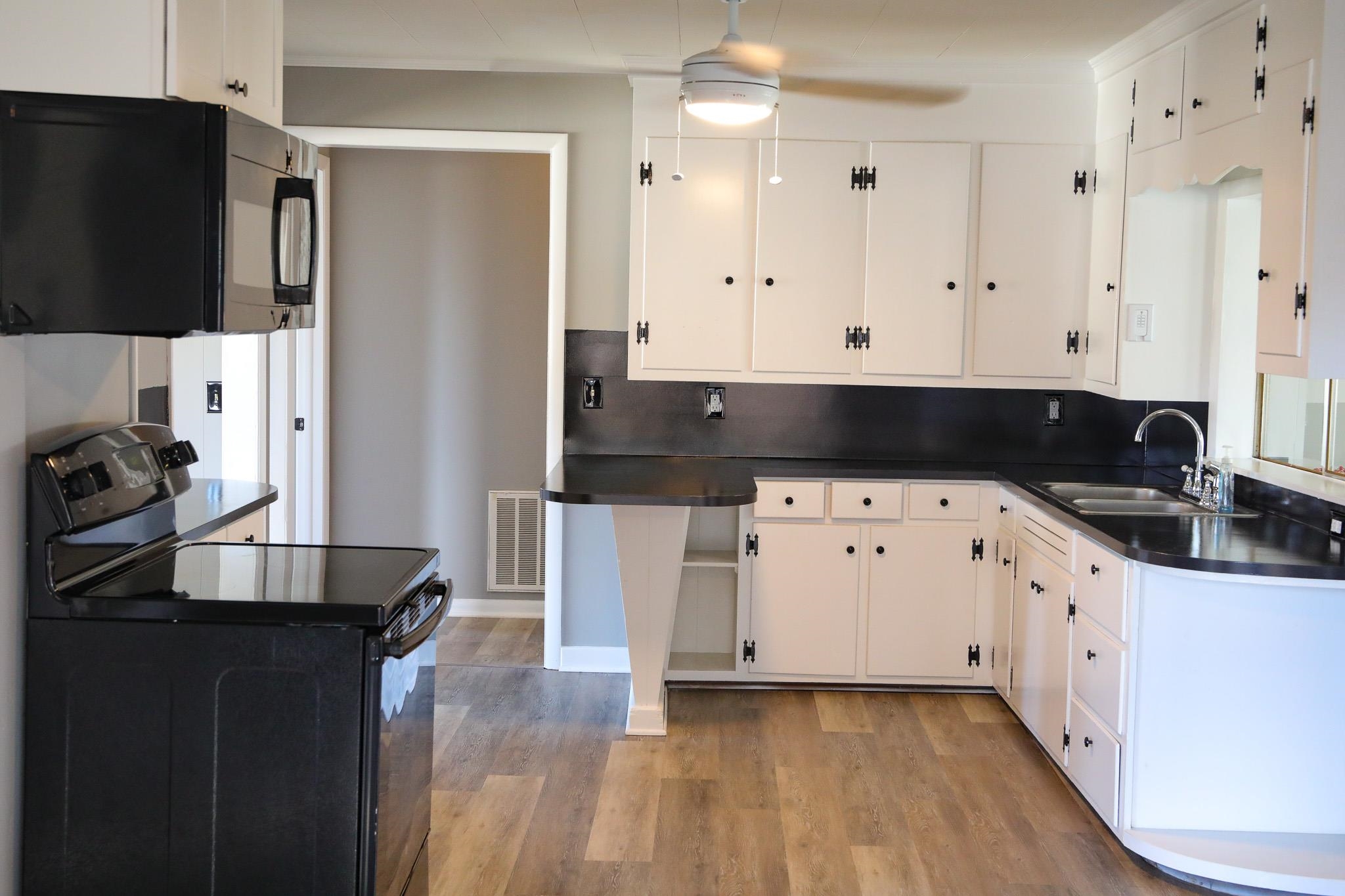 10 BRADLEY LN, WAYNESBORO, Virginia 22980, 2 Bedrooms Bedrooms, ,1 BathroomBathrooms,Residential,10 BRADLEY LN,670783 MLS # 670783 10 BRADLEY LN, WAYNESBORO, Virginia 22980, 2 Bedrooms Bedrooms, ,1 BathroomBathrooms,Residential,10 BRADLEY LN,670783 MLS # 670783