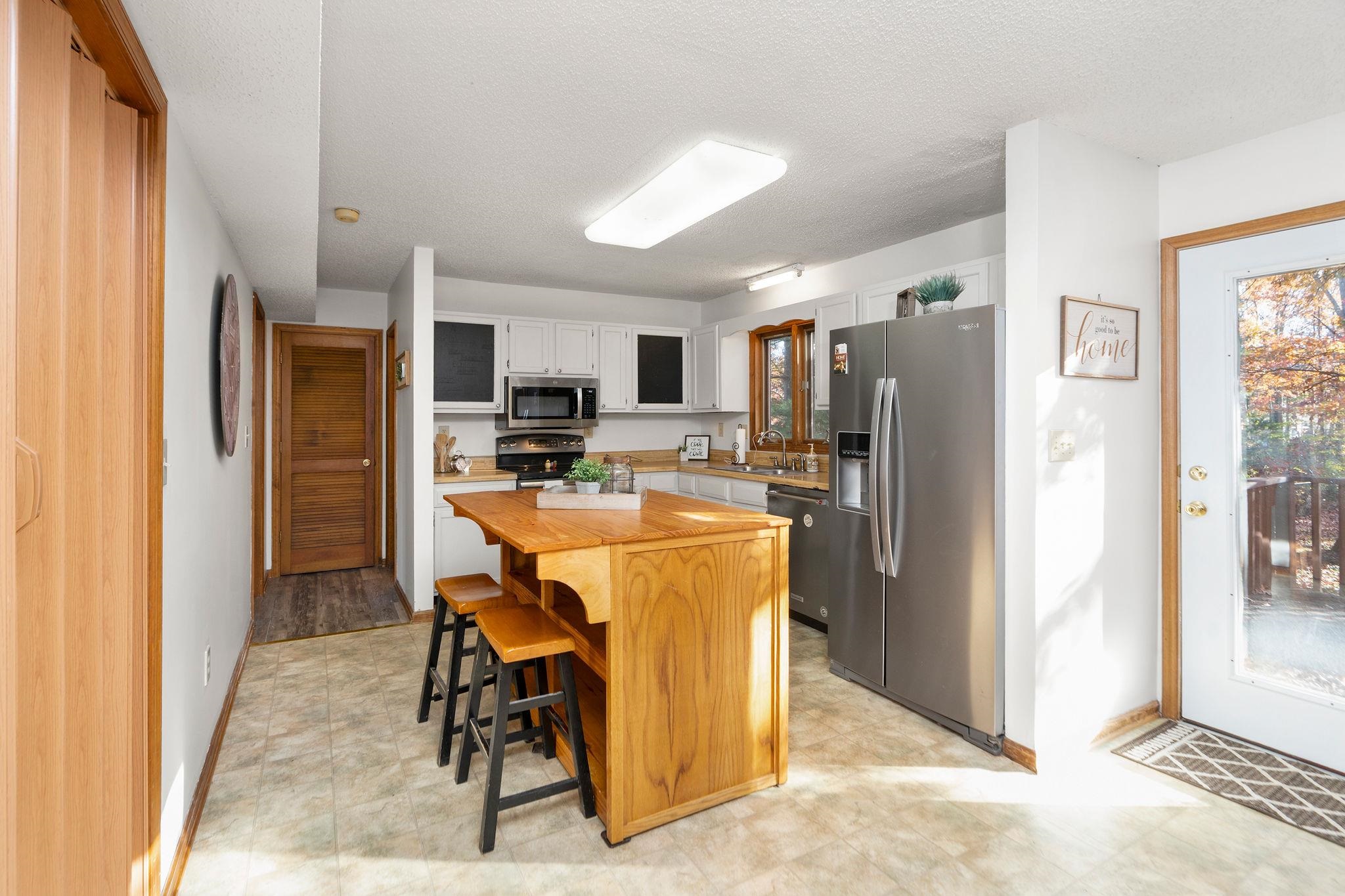 150 FALLING ROCK DR, STUARTS DRAFT, Virginia 24477, 3 Bedrooms Bedrooms, ,2 BathroomsBathrooms,Residential,150 FALLING ROCK DR,670784 MLS # 670784 150 FALLING ROCK DR, STUARTS DRAFT, Virginia 24477, 3 Bedrooms Bedrooms, ,2 BathroomsBathrooms,Residential,150 FALLING ROCK DR,670784 MLS # 670784