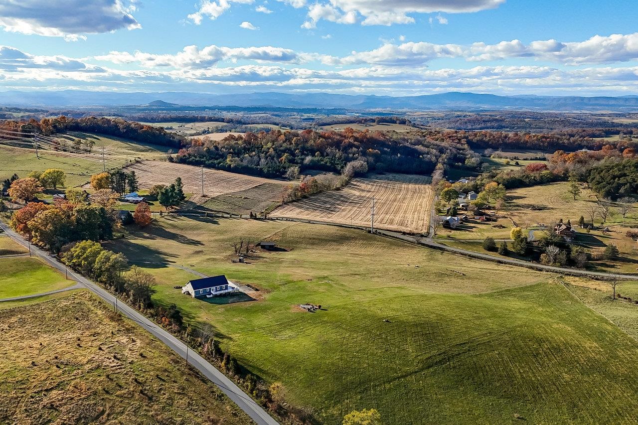 3115 LAIRDS KNOB DR, KEEZLETOWN, Virginia 22832, 3 Bedrooms Bedrooms, ,3 BathroomsBathrooms,Residential,3115 LAIRDS KNOB DR,670785 MLS # 670785 3115 LAIRDS KNOB DR, KEEZLETOWN, Virginia 22832, 3 Bedrooms Bedrooms, ,3 BathroomsBathrooms,Residential,3115 LAIRDS KNOB DR,670785 MLS # 670785