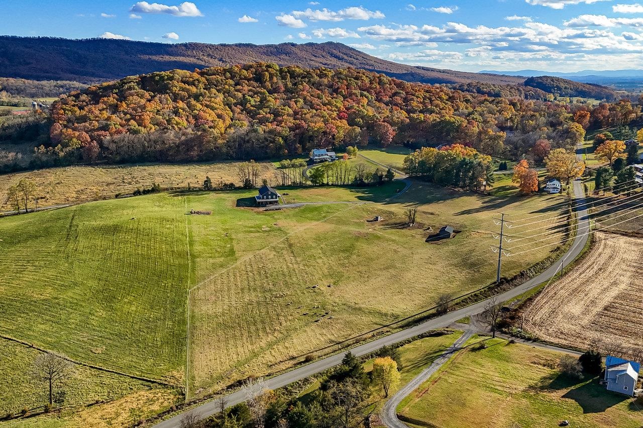 3115 LAIRDS KNOB DR, KEEZLETOWN, Virginia 22832, 3 Bedrooms Bedrooms, ,3 BathroomsBathrooms,Residential,3115 LAIRDS KNOB DR,670785 MLS # 670785 3115 LAIRDS KNOB DR, KEEZLETOWN, Virginia 22832, 3 Bedrooms Bedrooms, ,3 BathroomsBathrooms,Residential,3115 LAIRDS KNOB DR,670785 MLS # 670785