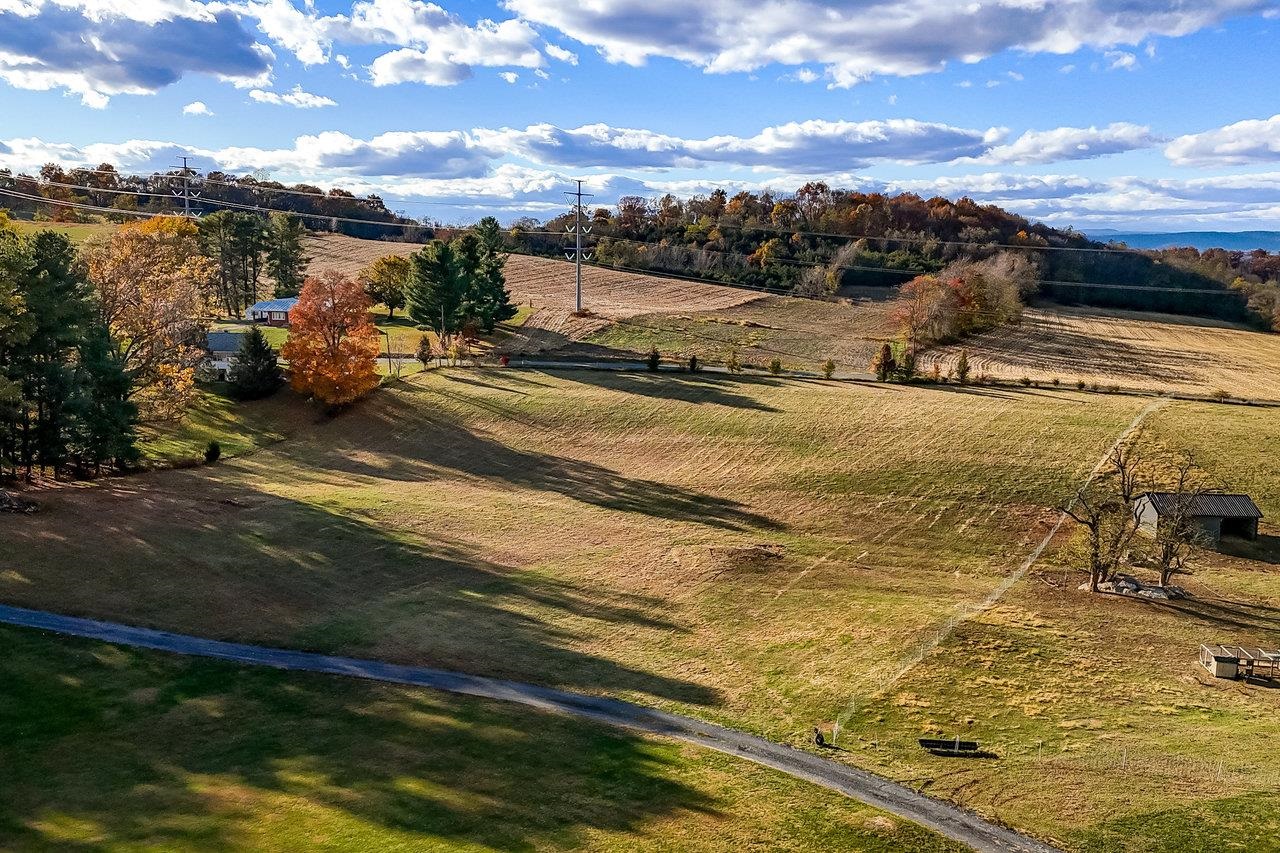 3115 LAIRDS KNOB DR, KEEZLETOWN, Virginia 22832, 3 Bedrooms Bedrooms, ,3 BathroomsBathrooms,Residential,3115 LAIRDS KNOB DR,670785 MLS # 670785 3115 LAIRDS KNOB DR, KEEZLETOWN, Virginia 22832, 3 Bedrooms Bedrooms, ,3 BathroomsBathrooms,Residential,3115 LAIRDS KNOB DR,670785 MLS # 670785