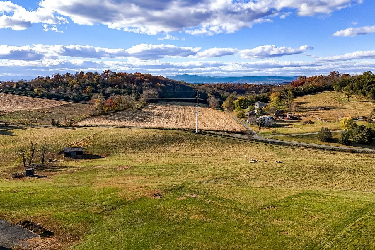 3115 LAIRDS KNOB DR, KEEZLETOWN, Virginia 22832, 3 Bedrooms Bedrooms, ,3 BathroomsBathrooms,Residential,3115 LAIRDS KNOB DR,670785 MLS # 670785 3115 LAIRDS KNOB DR, KEEZLETOWN, Virginia 22832, 3 Bedrooms Bedrooms, ,3 BathroomsBathrooms,Residential,3115 LAIRDS KNOB DR,670785 MLS # 670785