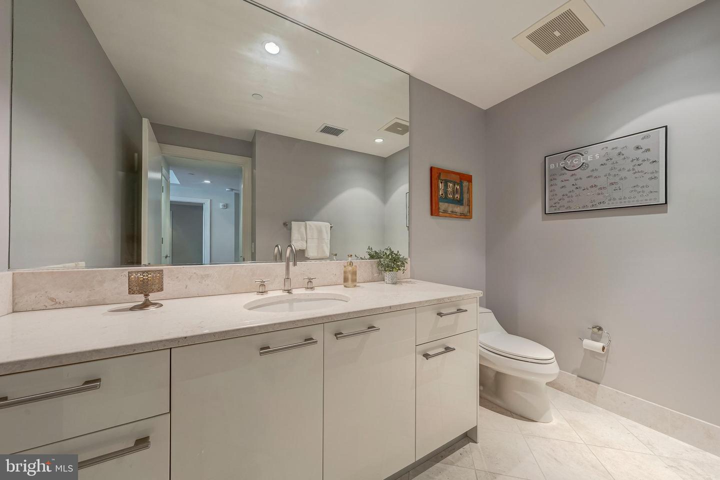 1881 N NASH ST #210, ARLINGTON, Virginia 22209, 2 Bedrooms Bedrooms, ,2 BathroomsBathrooms,Residential,For sale,1881 N NASH ST #210,VAAR2065602 MLS # VAAR2065602 1881 N NASH ST #210, ARLINGTON, Virginia 22209, 2 Bedrooms Bedrooms, ,2 BathroomsBathrooms,Residential,For sale,1881 N NASH ST #210,VAAR2065602 MLS # VAAR2065602