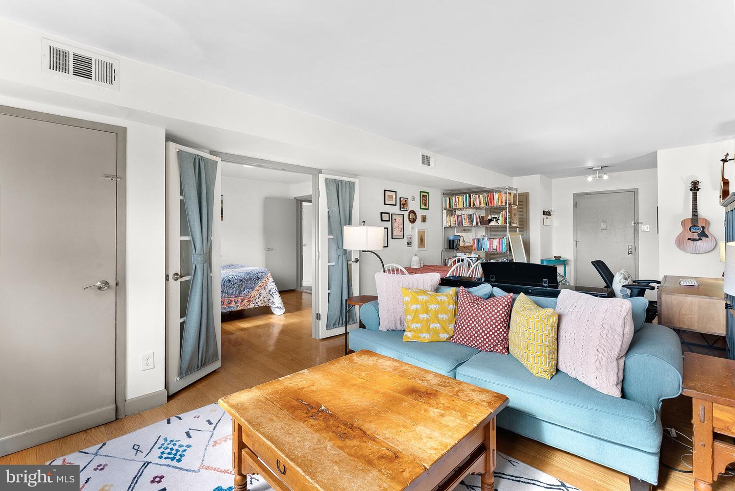 5340 HOLMES RUN PKWY #400, ALEXANDRIA, Virginia 22304, 1 Bedroom Bedrooms, ,1 BathroomBathrooms,Residential,For sale,5340 HOLMES RUN PKWY #400,VAAX2051336 MLS # VAAX2051336 5340 HOLMES RUN PKWY #400, ALEXANDRIA, Virginia 22304, 1 Bedroom Bedrooms, ,1 BathroomBathrooms,Residential,For sale,5340 HOLMES RUN PKWY #400,VAAX2051336 MLS # VAAX2051336