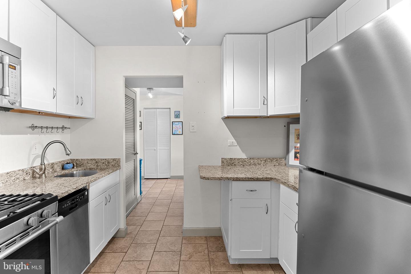 5340 HOLMES RUN PKWY #400, ALEXANDRIA, Virginia 22304, 1 Bedroom Bedrooms, ,1 BathroomBathrooms,Residential,For sale,5340 HOLMES RUN PKWY #400,VAAX2051336 MLS # VAAX2051336 5340 HOLMES RUN PKWY #400, ALEXANDRIA, Virginia 22304, 1 Bedroom Bedrooms, ,1 BathroomBathrooms,Residential,For sale,5340 HOLMES RUN PKWY #400,VAAX2051336 MLS # VAAX2051336