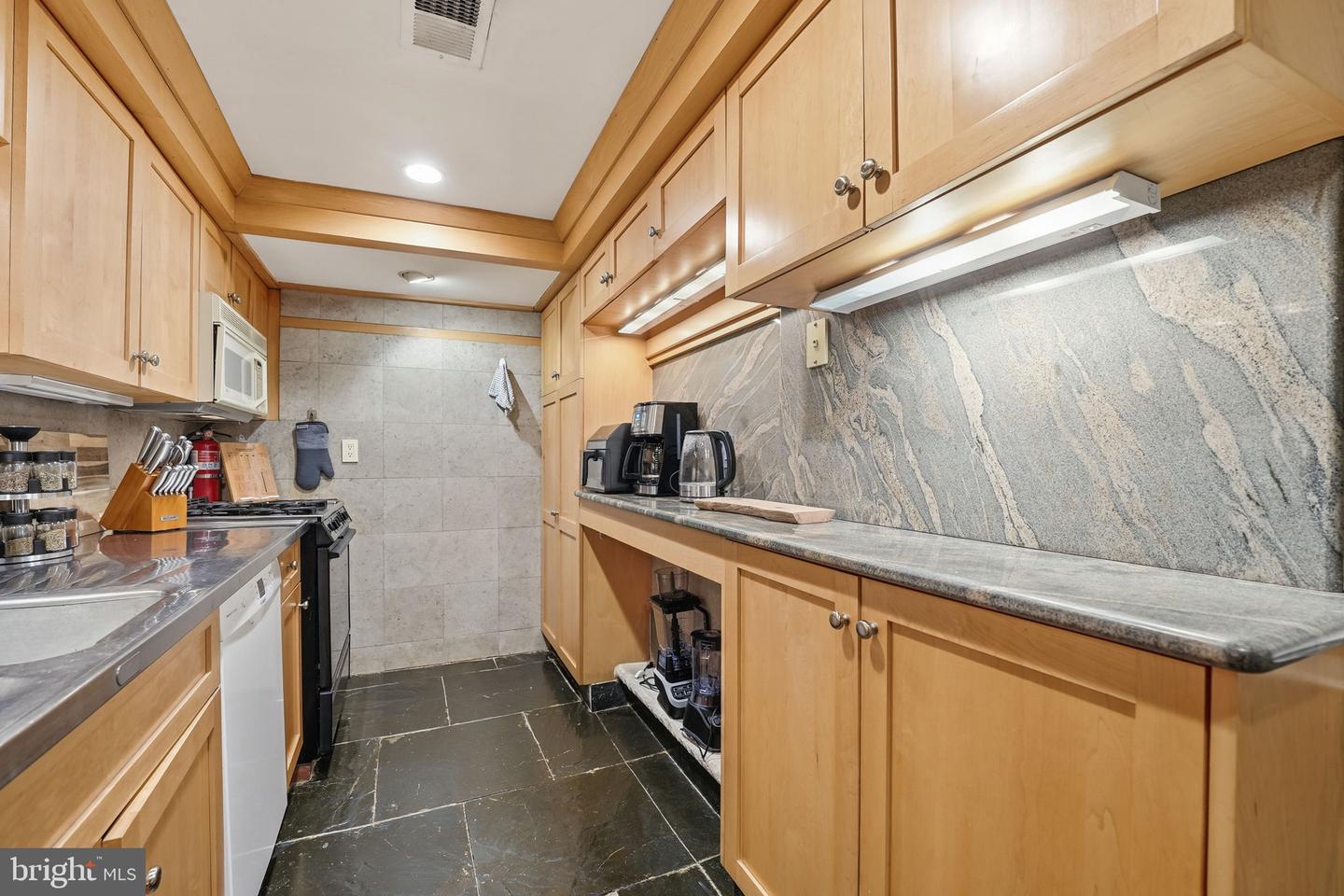 304 N ALFRED ST, ALEXANDRIA, Virginia 22314, 2 Bedrooms Bedrooms, ,2 BathroomsBathrooms,Residential,For sale,304 N ALFRED ST,VAAX2051308 MLS # VAAX2051308 304 N ALFRED ST, ALEXANDRIA, Virginia 22314, 2 Bedrooms Bedrooms, ,2 BathroomsBathrooms,Residential,For sale,304 N ALFRED ST,VAAX2051308 MLS # VAAX2051308