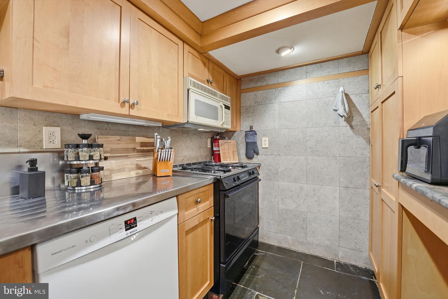 304 N ALFRED ST, ALEXANDRIA, Virginia 22314, 2 Bedrooms Bedrooms, ,2 BathroomsBathrooms,Residential,For sale,304 N ALFRED ST,VAAX2051308 MLS # VAAX2051308 304 N ALFRED ST, ALEXANDRIA, Virginia 22314, 2 Bedrooms Bedrooms, ,2 BathroomsBathrooms,Residential,For sale,304 N ALFRED ST,VAAX2051308 MLS # VAAX2051308