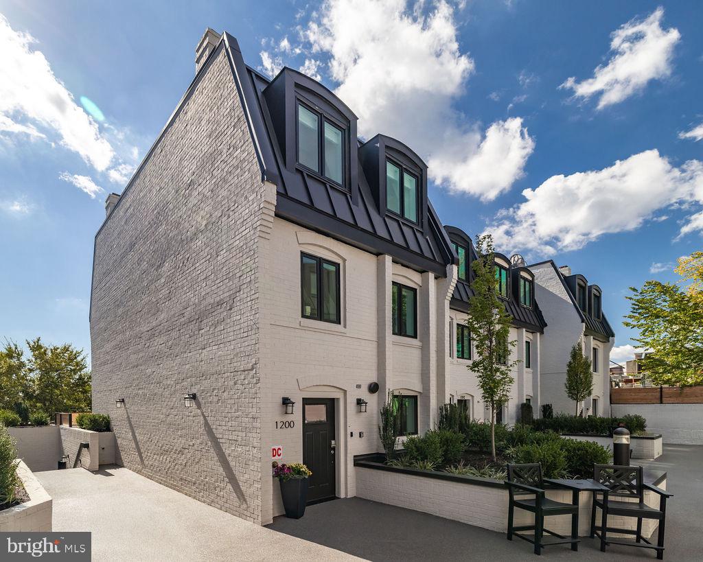 1202 POTOMAC ST NW, WASHINGTON, District Of Columbia 20007, 3 Bedrooms Bedrooms, ,2 BathroomsBathrooms,Residential,For sale,1202 POTOMAC ST NW,DCDC2229986 MLS # DCDC2229986 1202 POTOMAC ST NW, WASHINGTON, District Of Columbia 20007, 3 Bedrooms Bedrooms, ,2 BathroomsBathrooms,Residential,For sale,1202 POTOMAC ST NW,DCDC2229986 MLS # DCDC2229986