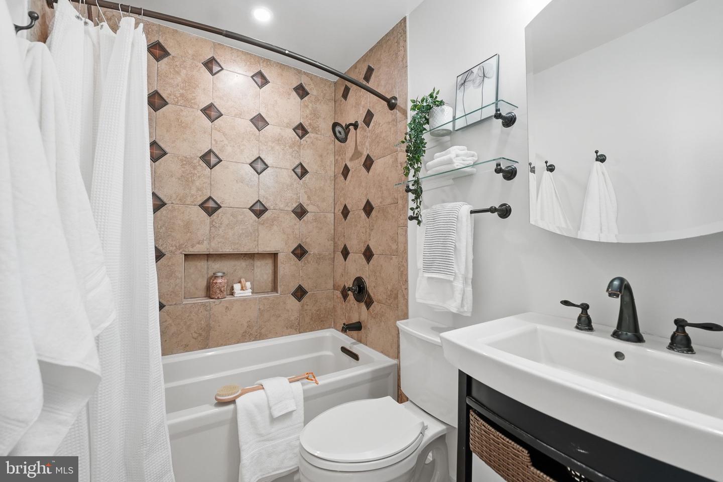 2804 LAFORA CT, VIENNA, Virginia 22180, 4 Bedrooms Bedrooms, ,2 BathroomsBathrooms,Residential,For sale,2804 LAFORA CT,VAFX2277428 MLS # VAFX2277428 2804 LAFORA CT, VIENNA, Virginia 22180, 4 Bedrooms Bedrooms, ,2 BathroomsBathrooms,Residential,For sale,2804 LAFORA CT,VAFX2277428 MLS # VAFX2277428