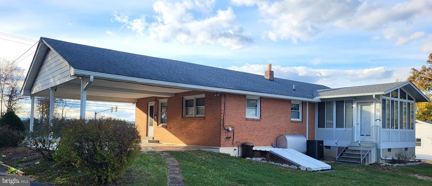 1327 FRONT ROYAL PIKE, WINCHESTER, Virginia 22602, 3 Bedrooms Bedrooms, 8 Rooms Rooms,1 BathroomBathrooms,Residential,For sale,1327 FRONT ROYAL PIKE,VAFV2037834 MLS # VAFV2037834 1327 FRONT ROYAL PIKE, WINCHESTER, Virginia 22602, 3 Bedrooms Bedrooms, 8 Rooms Rooms,1 BathroomBathrooms,Residential,For sale,1327 FRONT ROYAL PIKE,VAFV2037834 MLS # VAFV2037834