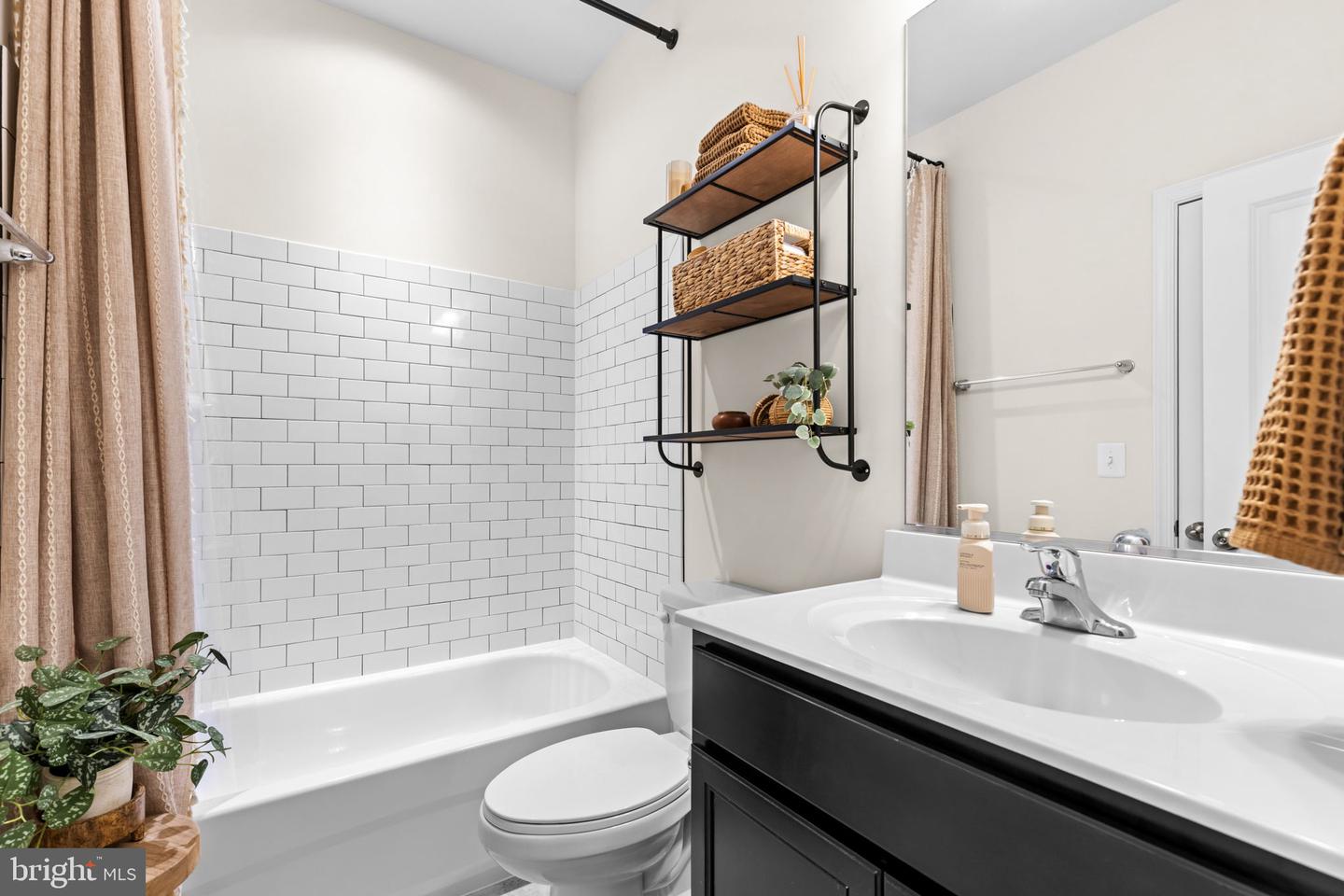 499 POPLAR RD, FREDERICKSBURG, Virginia 22406, 5 Bedrooms Bedrooms, ,4 BathroomsBathrooms,Residential,For sale,499 POPLAR RD,VAST2043990 MLS # VAST2043990 499 POPLAR RD, FREDERICKSBURG, Virginia 22406, 5 Bedrooms Bedrooms, ,4 BathroomsBathrooms,Residential,For sale,499 POPLAR RD,VAST2043990 MLS # VAST2043990