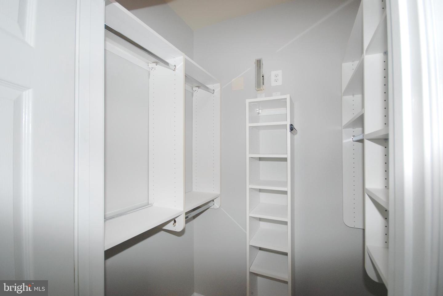 1571 SPRING GATE DR #6209, MCLEAN, Virginia 22102, 1 Bedroom Bedrooms, ,1 BathroomBathrooms,Residential,For sale,1571 SPRING GATE DR #6209,VAFX2277528 MLS # VAFX2277528 1571 SPRING GATE DR #6209, MCLEAN, Virginia 22102, 1 Bedroom Bedrooms, ,1 BathroomBathrooms,Residential,For sale,1571 SPRING GATE DR #6209,VAFX2277528 MLS # VAFX2277528