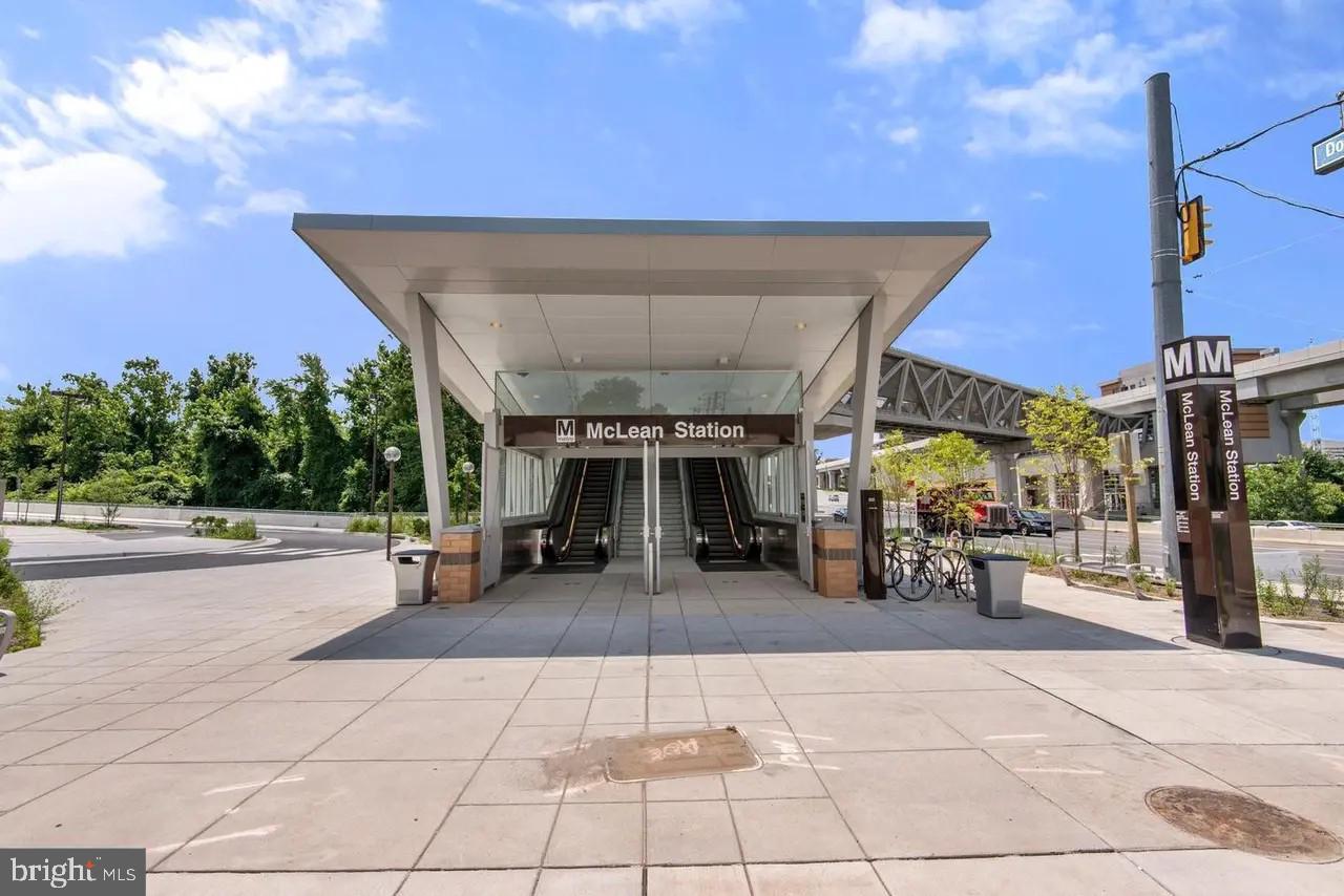 1571 SPRING GATE DR #6209, MCLEAN, Virginia 22102, 1 Bedroom Bedrooms, ,1 BathroomBathrooms,Residential,For sale,1571 SPRING GATE DR #6209,VAFX2277528 MLS # VAFX2277528 1571 SPRING GATE DR #6209, MCLEAN, Virginia 22102, 1 Bedroom Bedrooms, ,1 BathroomBathrooms,Residential,For sale,1571 SPRING GATE DR #6209,VAFX2277528 MLS # VAFX2277528