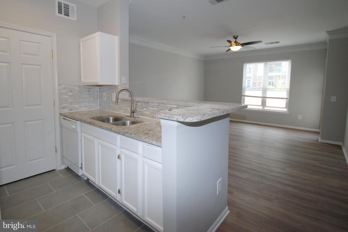 1571 SPRING GATE DR #6209, MCLEAN, Virginia 22102, 1 Bedroom Bedrooms, ,1 BathroomBathrooms,Residential,For sale,1571 SPRING GATE DR #6209,VAFX2277528 MLS # VAFX2277528 1571 SPRING GATE DR #6209, MCLEAN, Virginia 22102, 1 Bedroom Bedrooms, ,1 BathroomBathrooms,Residential,For sale,1571 SPRING GATE DR #6209,VAFX2277528 MLS # VAFX2277528