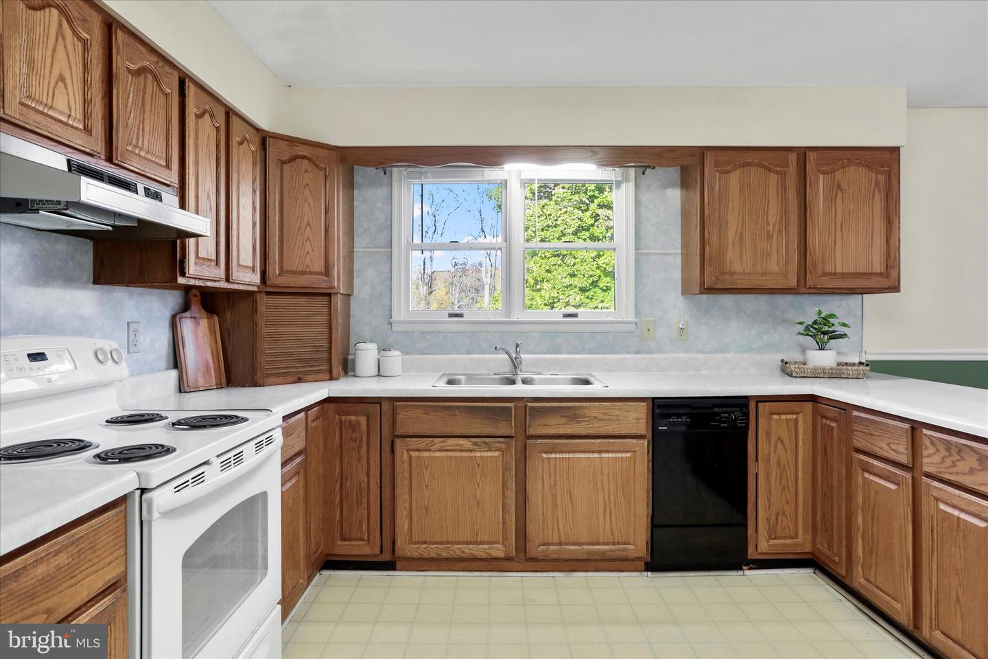 80 HONEYSUCKLE AVE, WOODSTOCK, Virginia 22664, 2 Bedrooms Bedrooms, 8 Rooms Rooms,2 BathroomsBathrooms,Residential,For sale,80 HONEYSUCKLE AVE,VASH2012922 MLS # VASH2012922 80 HONEYSUCKLE AVE, WOODSTOCK, Virginia 22664, 2 Bedrooms Bedrooms, 8 Rooms Rooms,2 BathroomsBathrooms,Residential,For sale,80 HONEYSUCKLE AVE,VASH2012922 MLS # VASH2012922