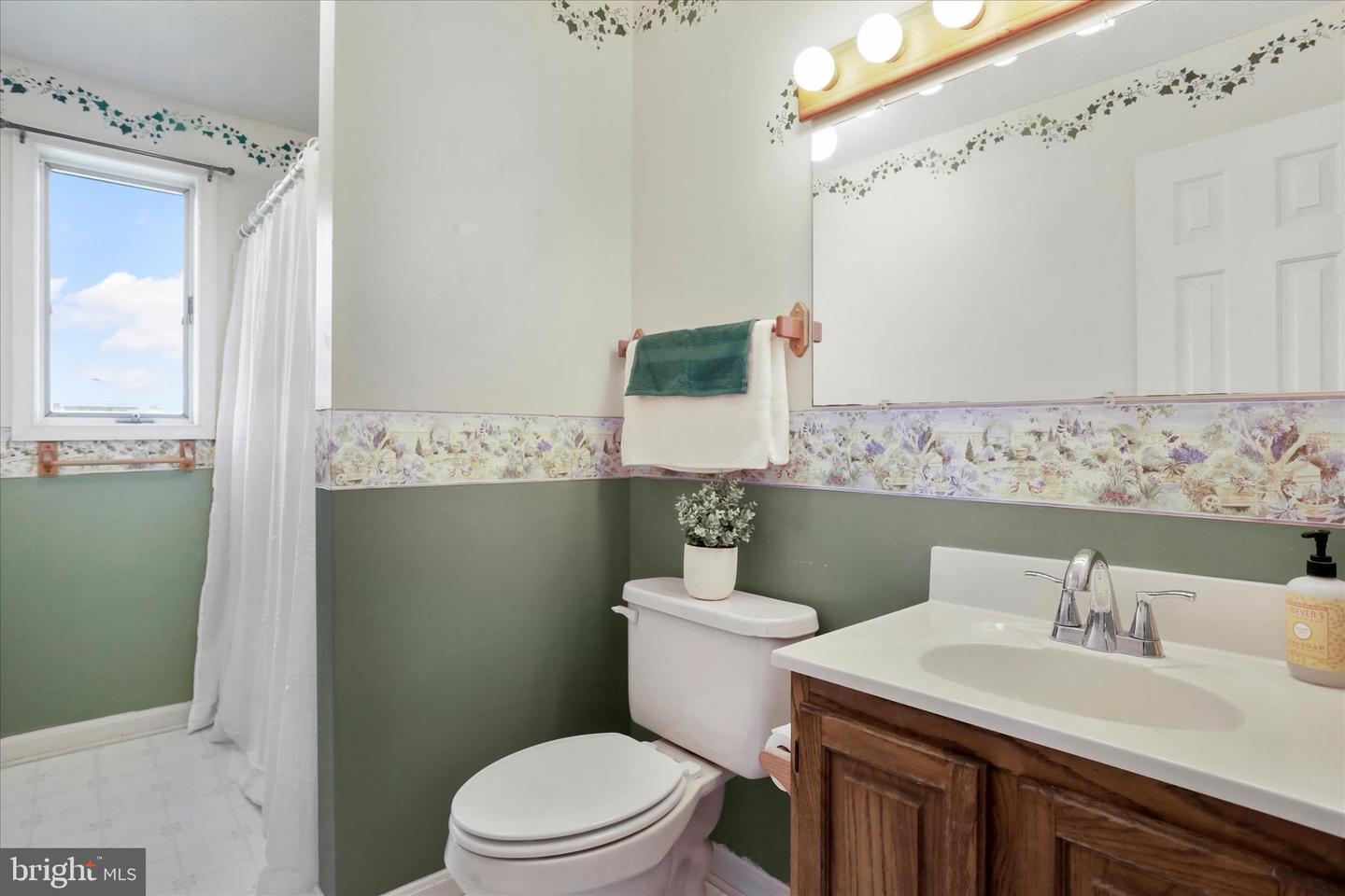 80 HONEYSUCKLE AVE, WOODSTOCK, Virginia 22664, 2 Bedrooms Bedrooms, 8 Rooms Rooms,2 BathroomsBathrooms,Residential,For sale,80 HONEYSUCKLE AVE,VASH2012922 MLS # VASH2012922 80 HONEYSUCKLE AVE, WOODSTOCK, Virginia 22664, 2 Bedrooms Bedrooms, 8 Rooms Rooms,2 BathroomsBathrooms,Residential,For sale,80 HONEYSUCKLE AVE,VASH2012922 MLS # VASH2012922